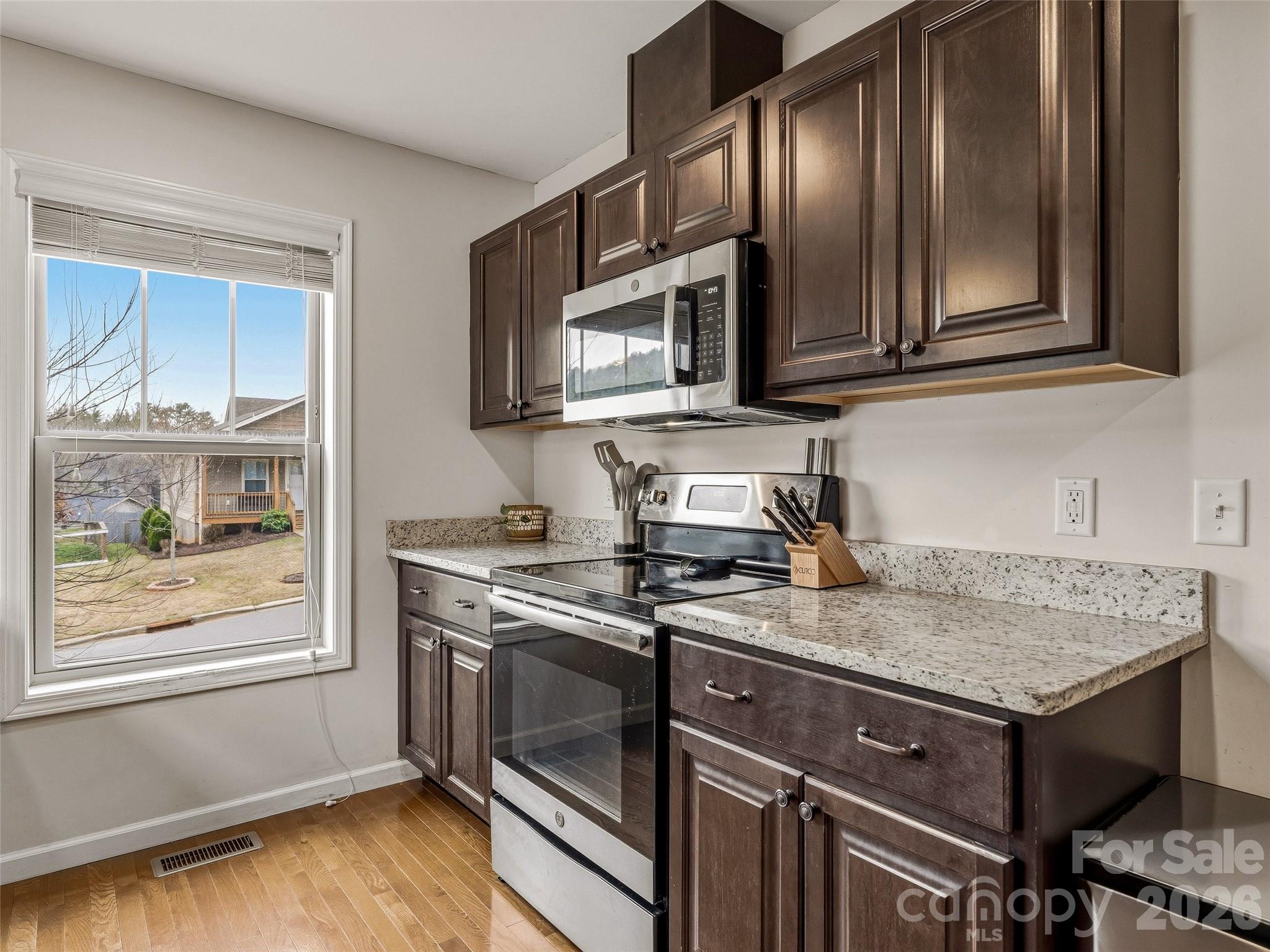 21 Yarrow Meadow Road — Weaverville