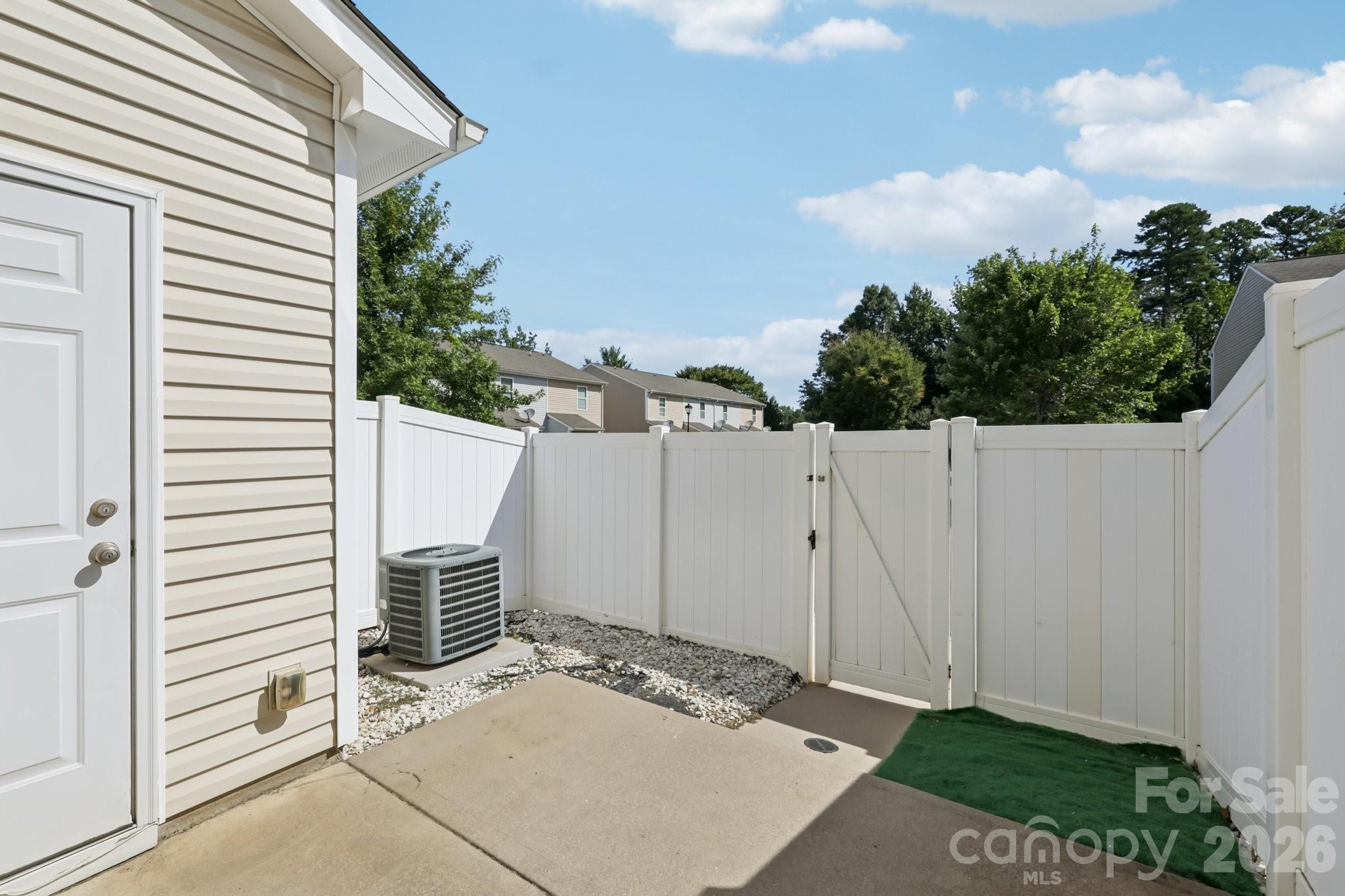 12720 Livengood Lane — Charlotte