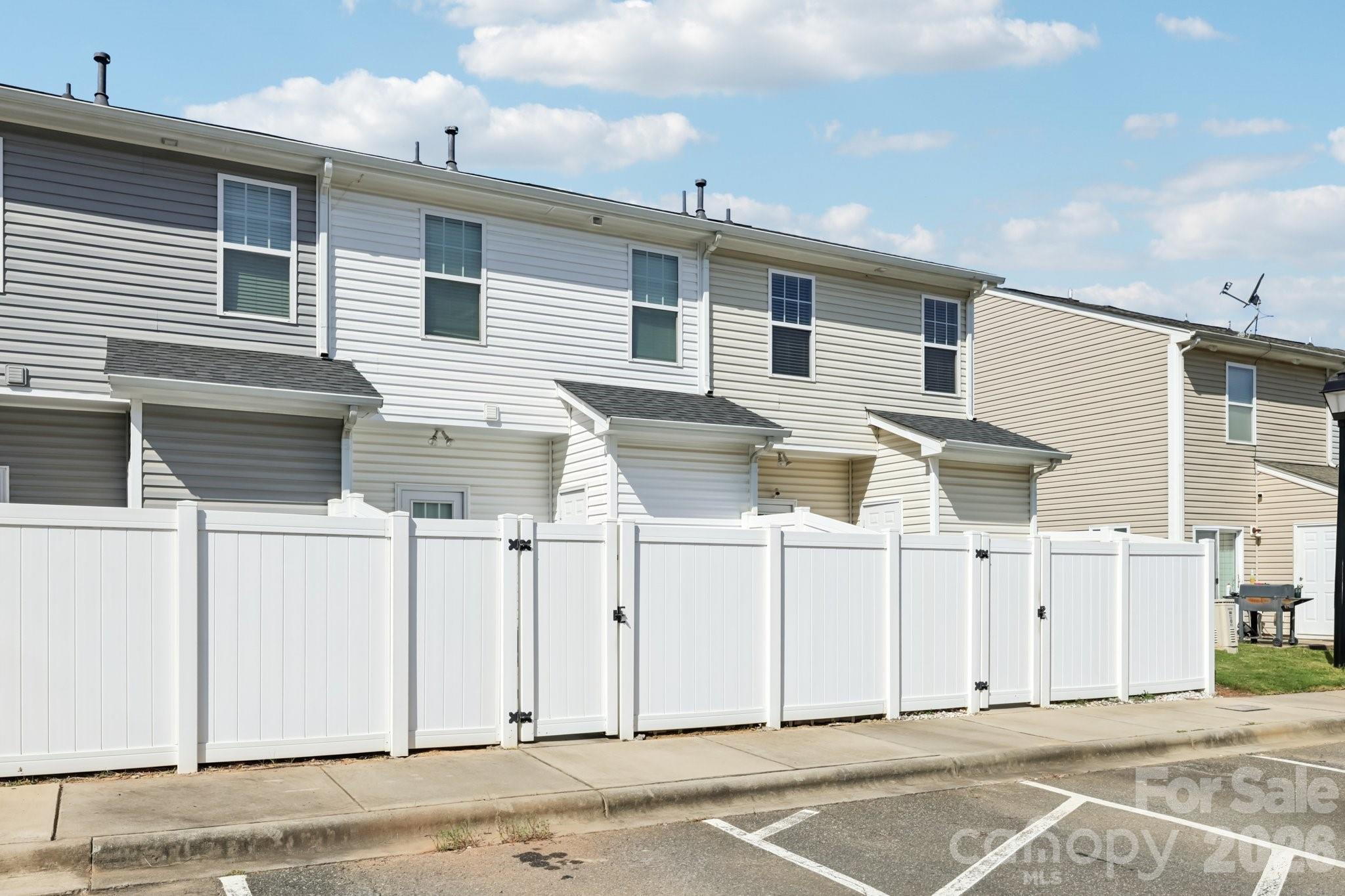 12720 Livengood Lane — Charlotte