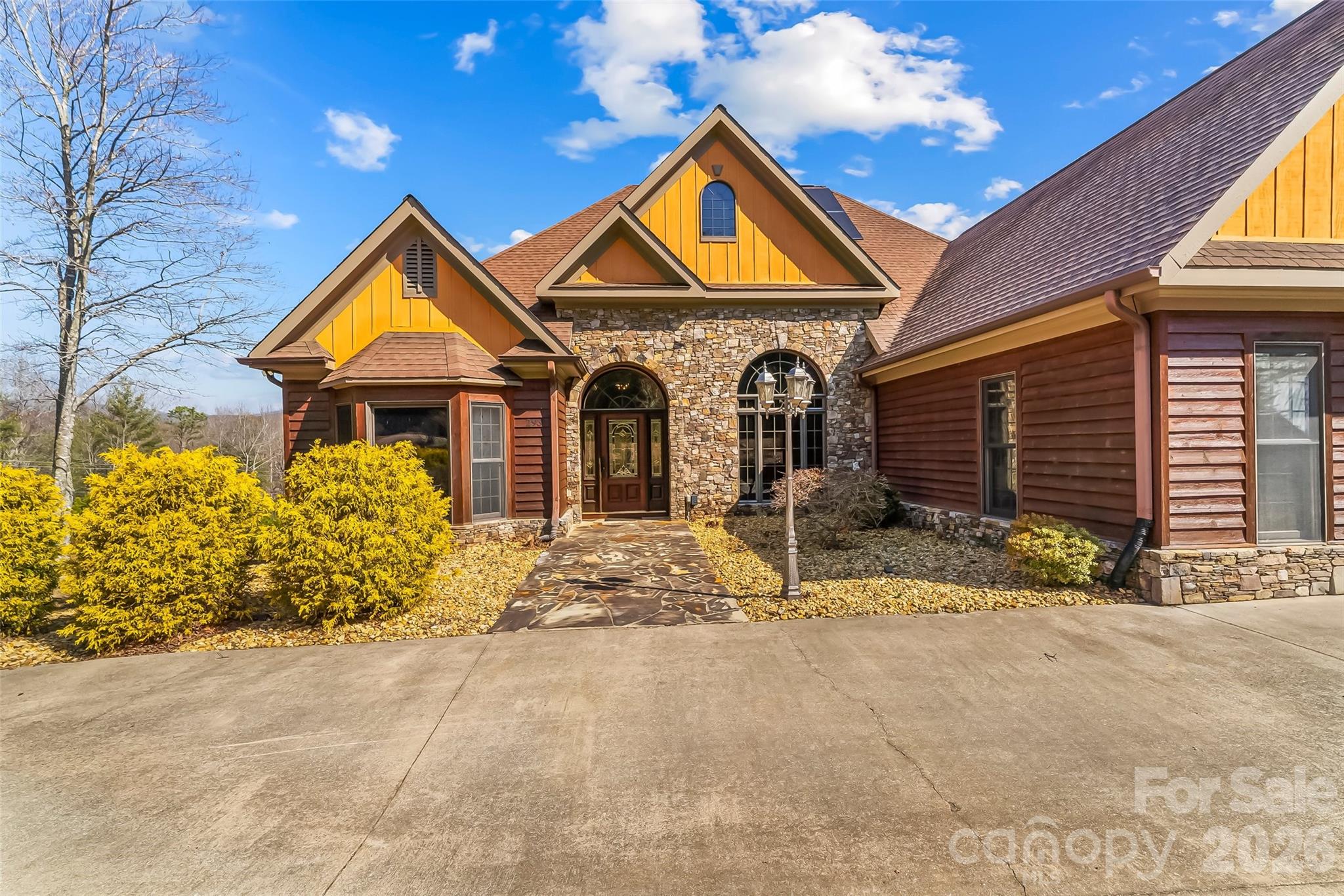 293 Bear Cliff Drive — Nebo