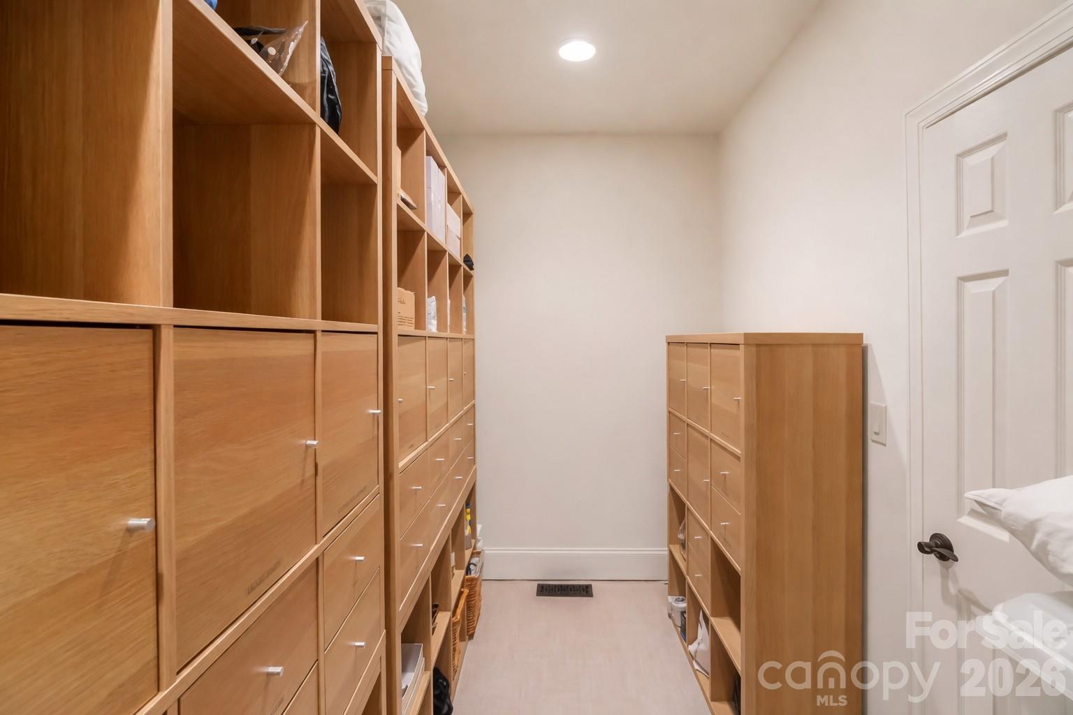293 Bear Cliff Drive — Nebo