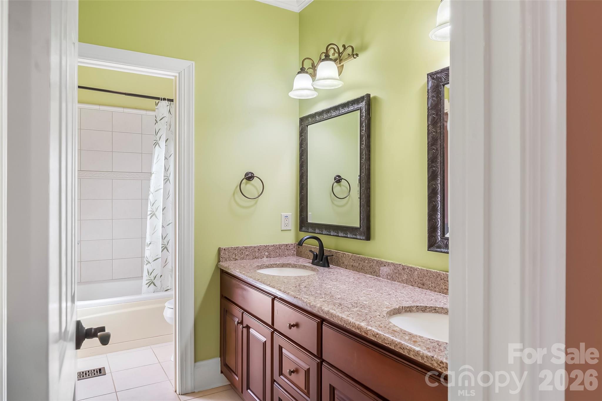 293 Bear Cliff Drive — Nebo