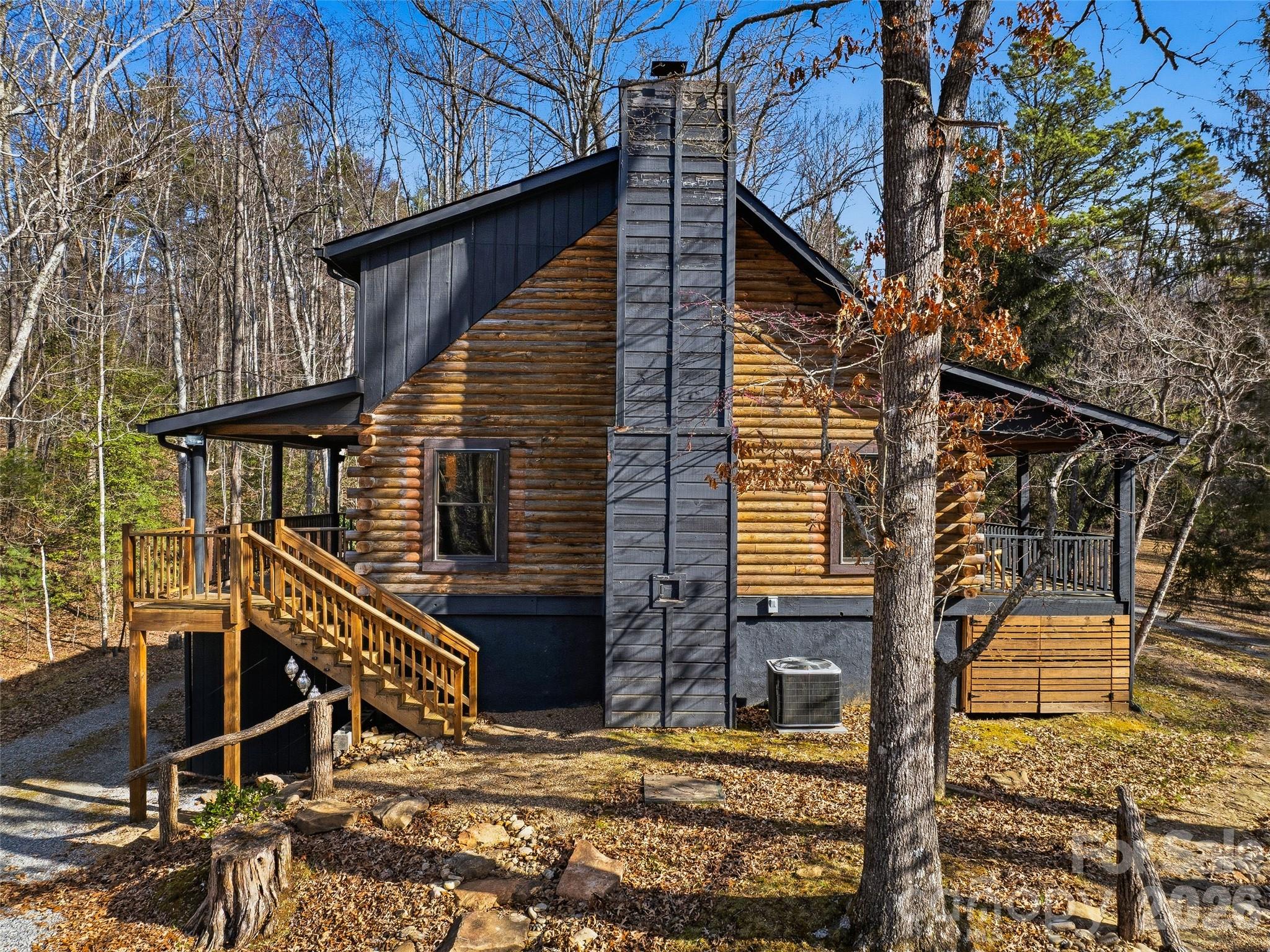 55 Valley Lane — Pisgah Forest