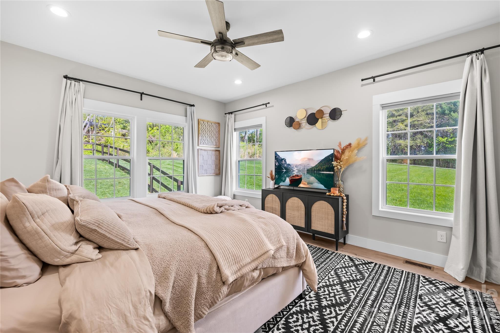 3240 Hoffman Acres Street — Lincolnton