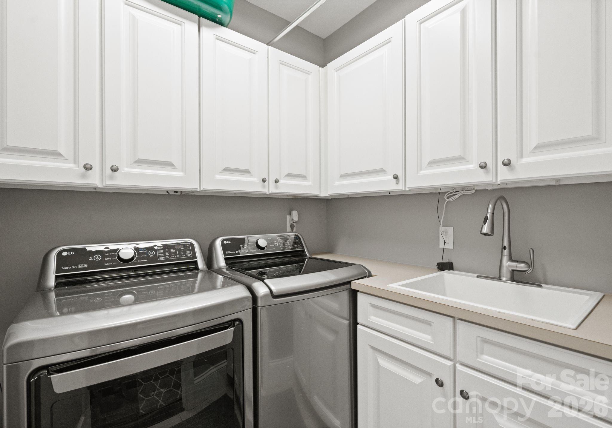 141 Sardis Lane — Charlotte