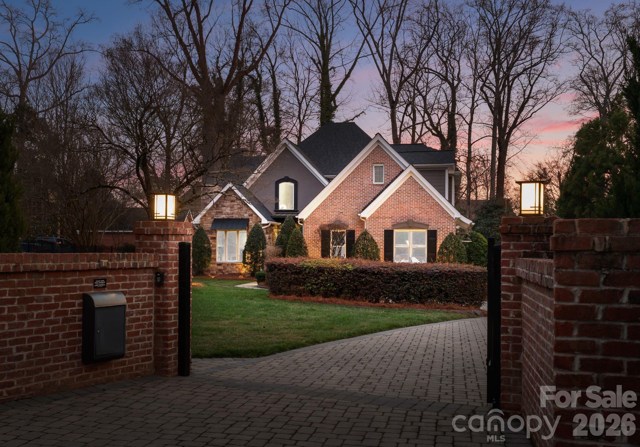 141 Sardis Lane — Charlotte