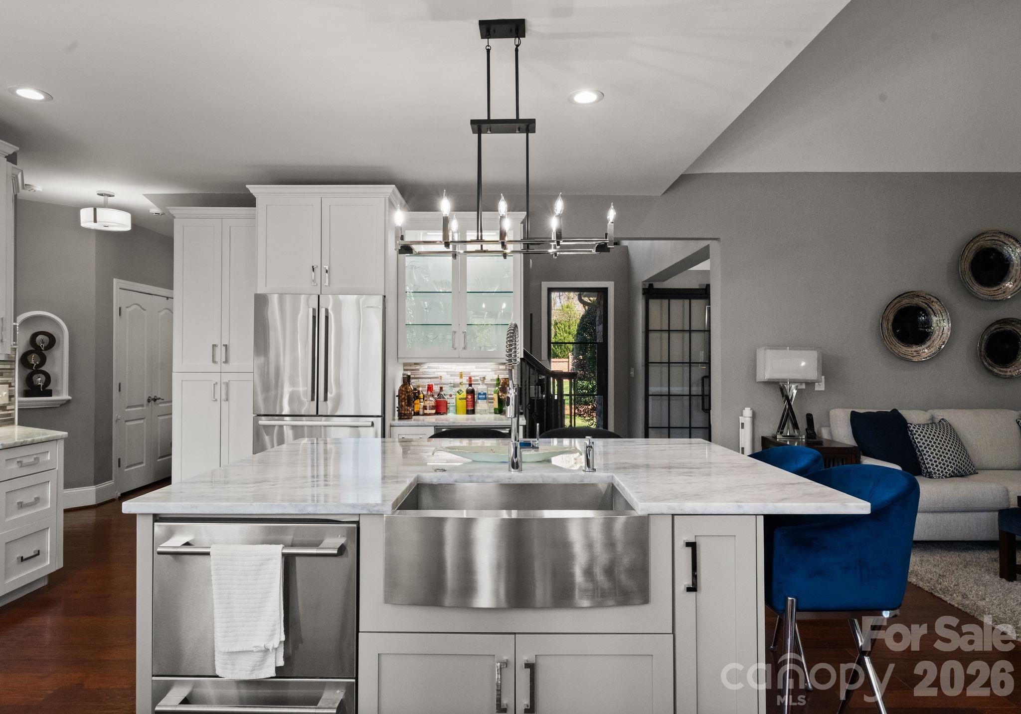 141 Sardis Lane — Charlotte