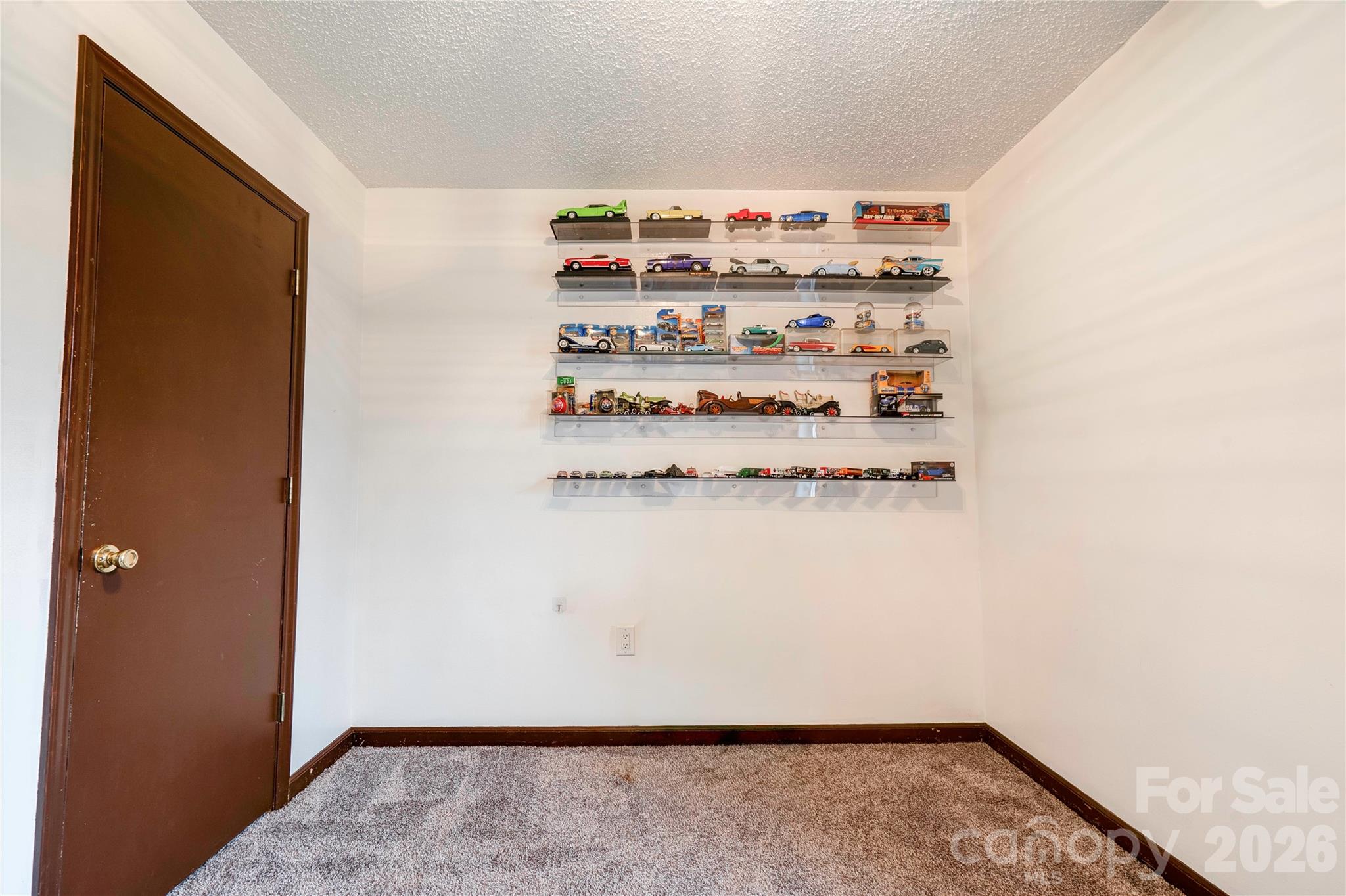 111 Hicks Road — Grover