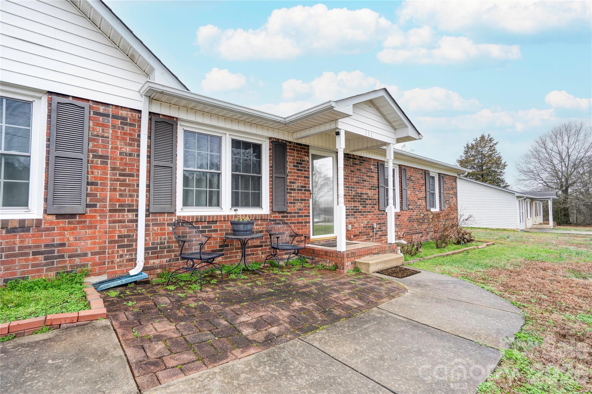 111 Hicks Road — Grover