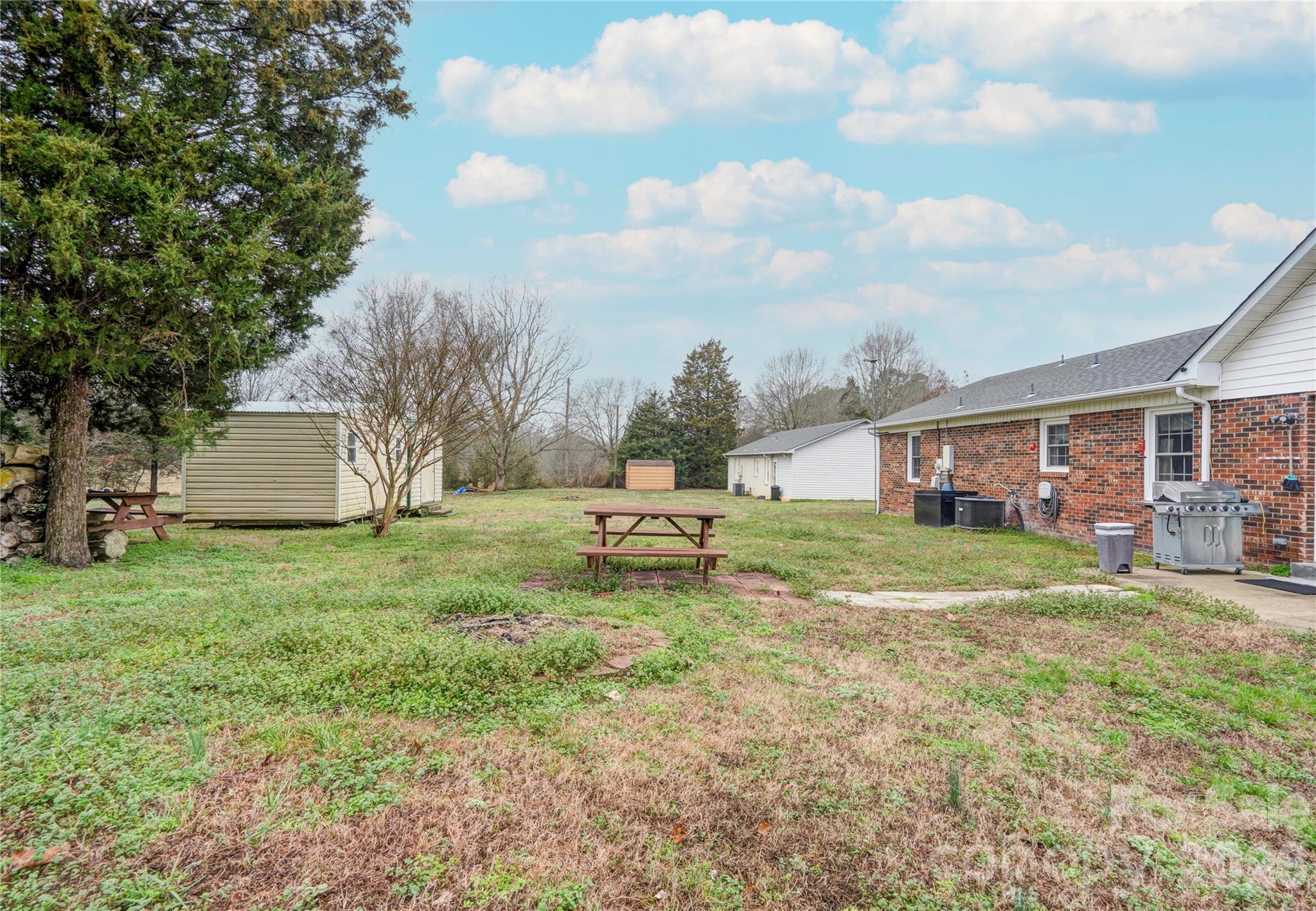 111 Hicks Road — Grover