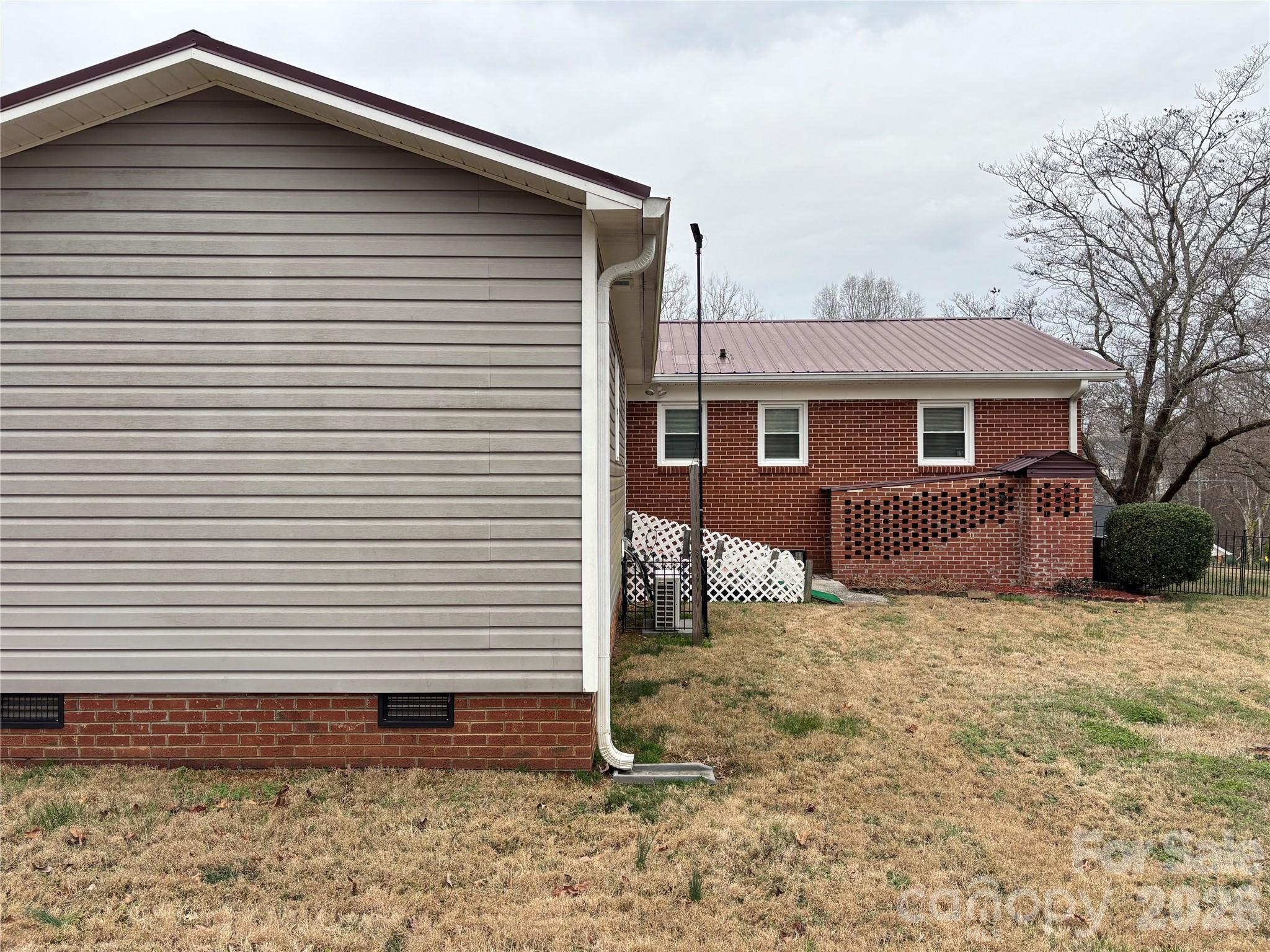 503 9th Avenue SW — Conover
