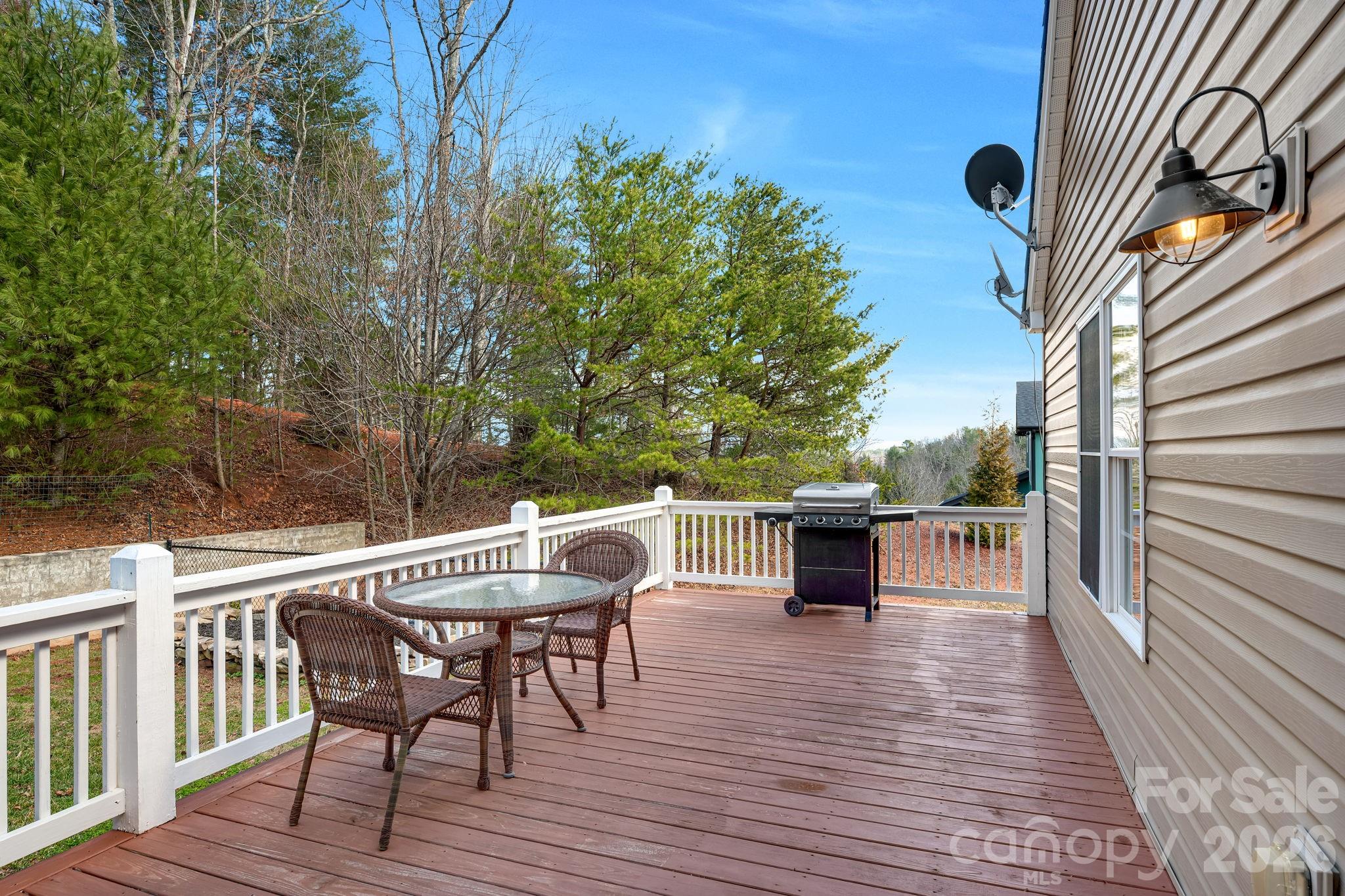 65 Lawson Ridge Road — Leicester
