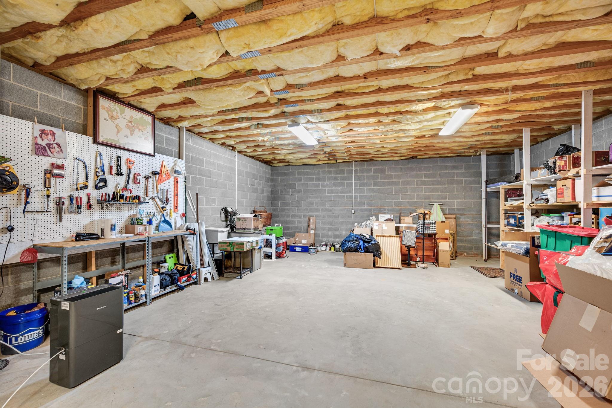 65 Lawson Ridge Road — Leicester