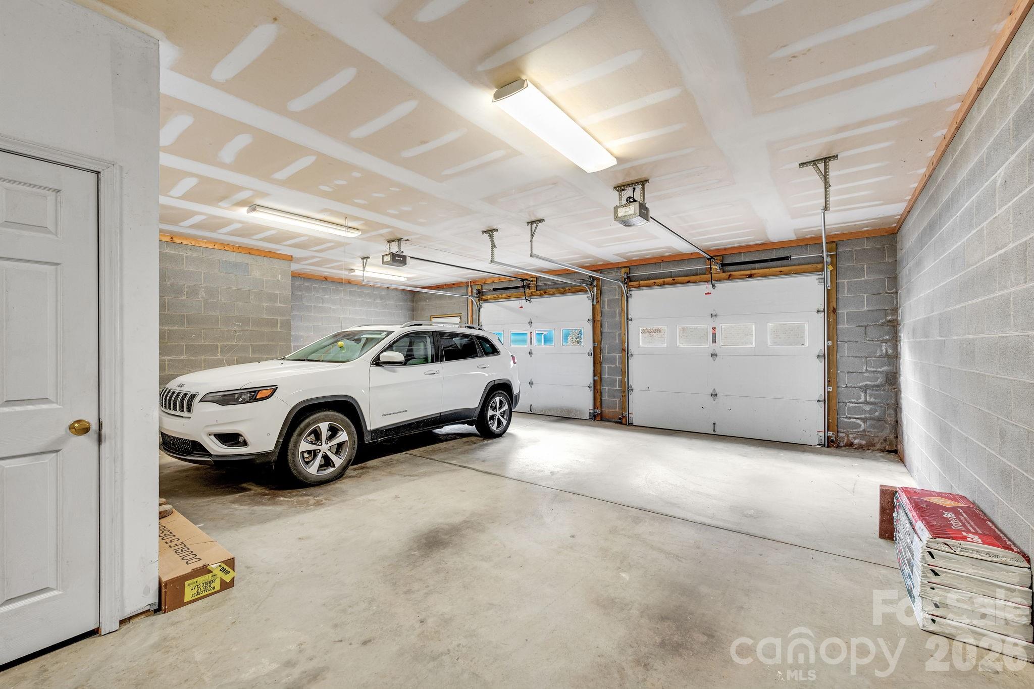 65 Lawson Ridge Road — Leicester