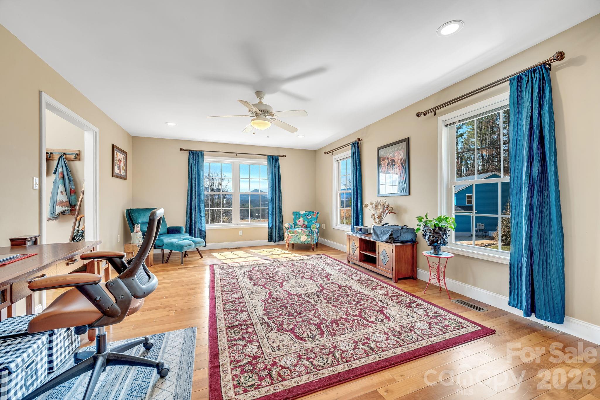 65 Lawson Ridge Road — Leicester