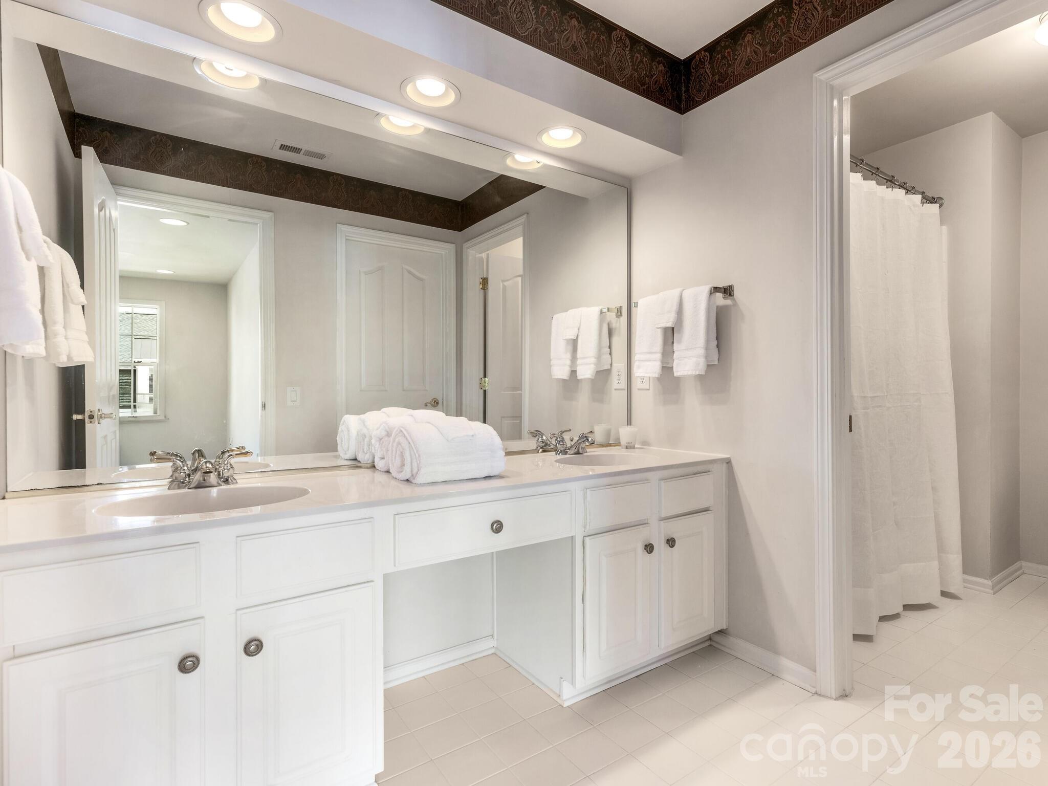 429 Eberle Way — Matthews