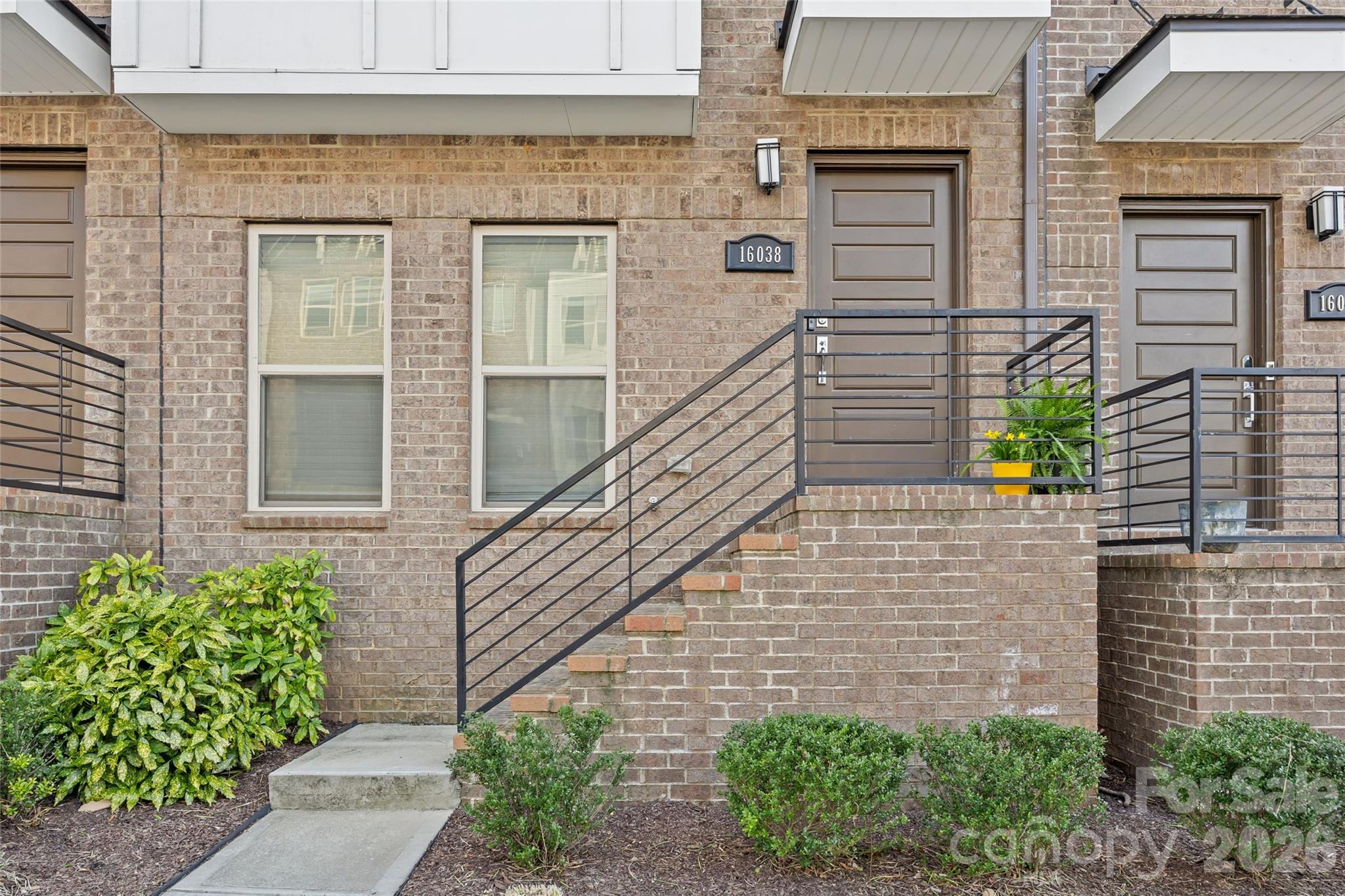 16038 Roscoe Lane — Charlotte