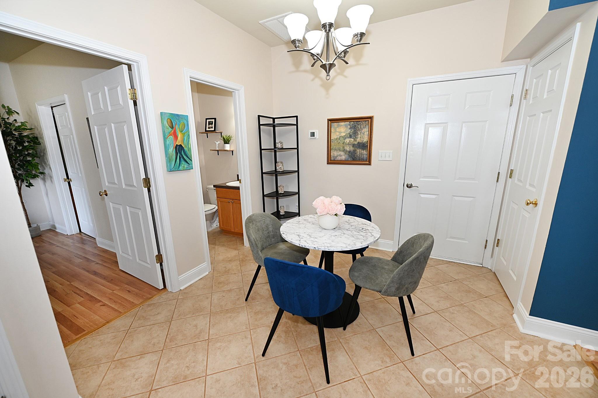 1360 21st Avenue NE — Hickory