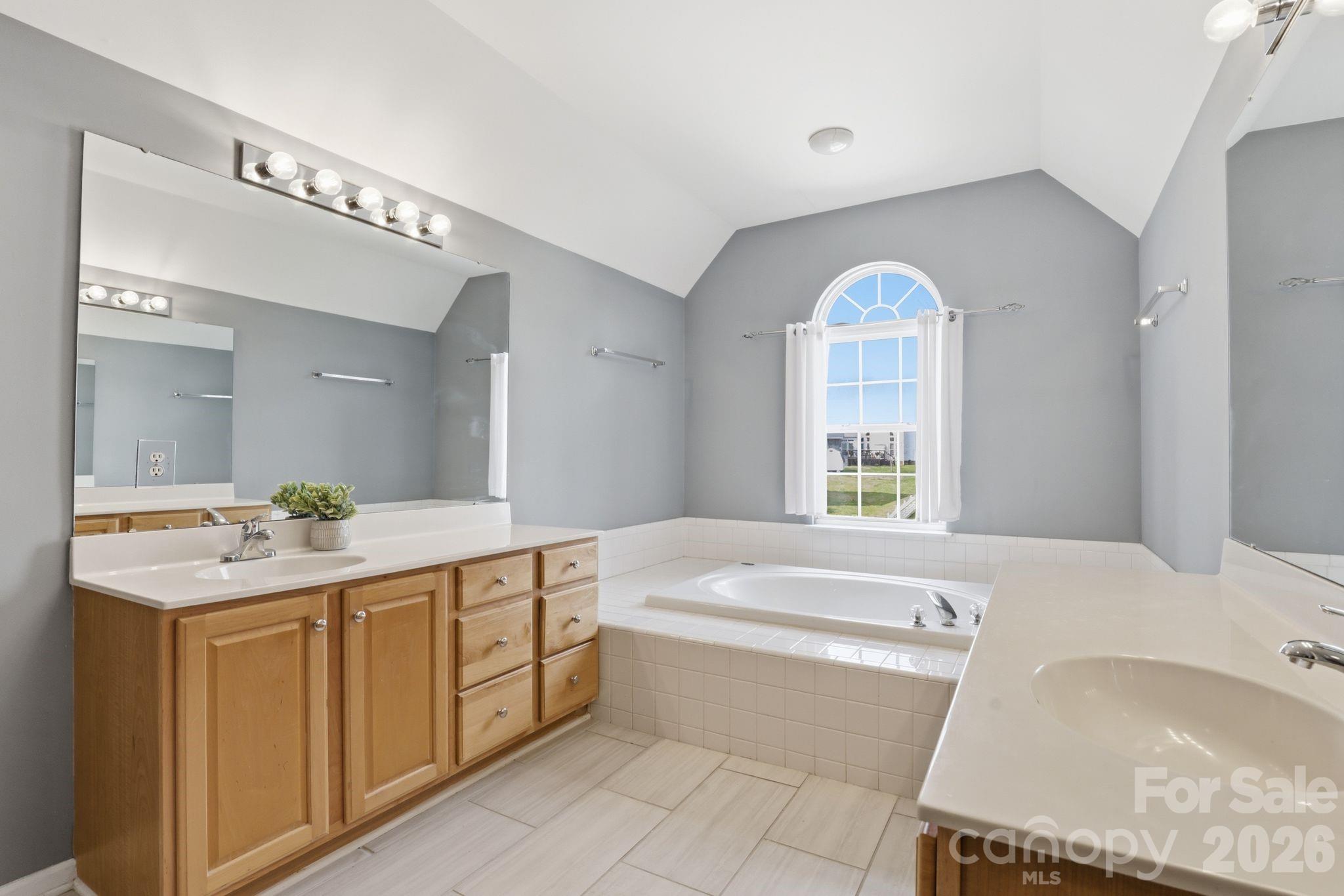 3909 Meadow Green Drive — Charlotte