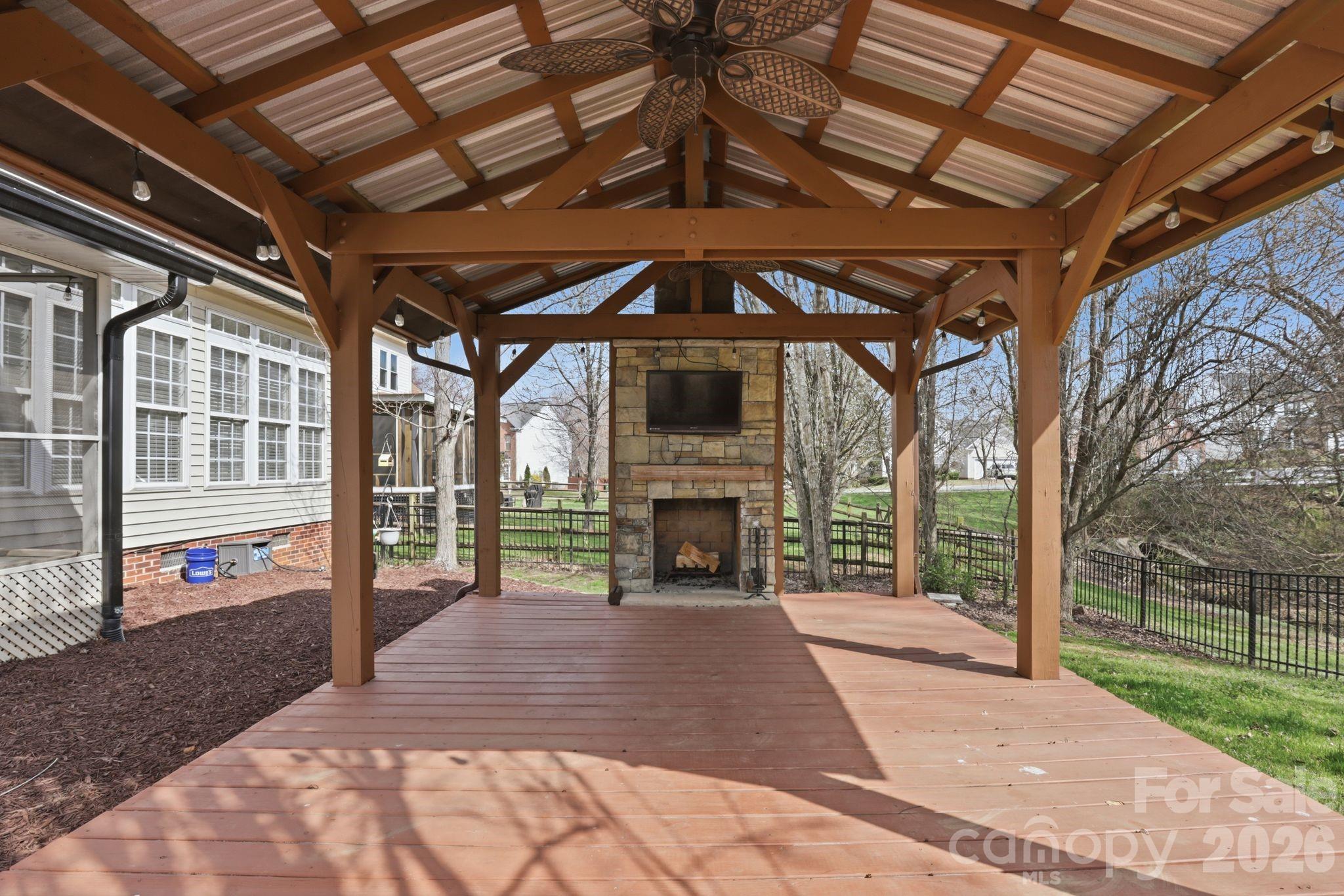 3909 Meadow Green Drive — Charlotte