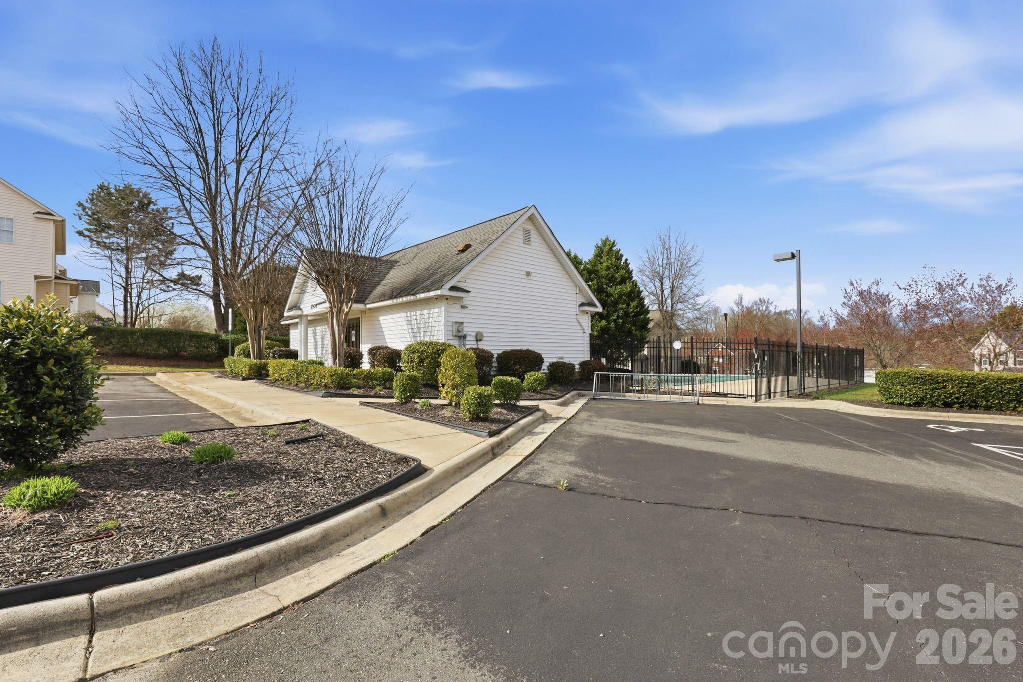 3909 Meadow Green Drive — Charlotte