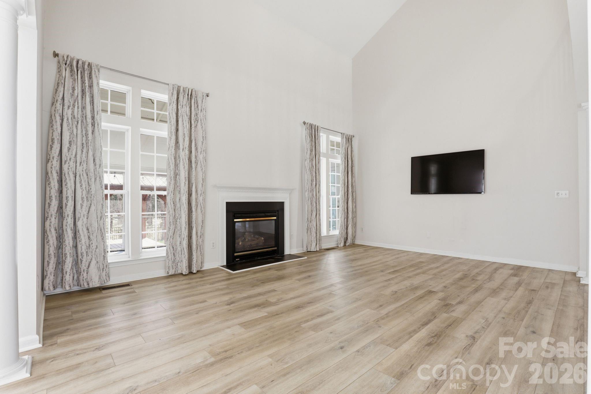 3909 Meadow Green Drive — Charlotte