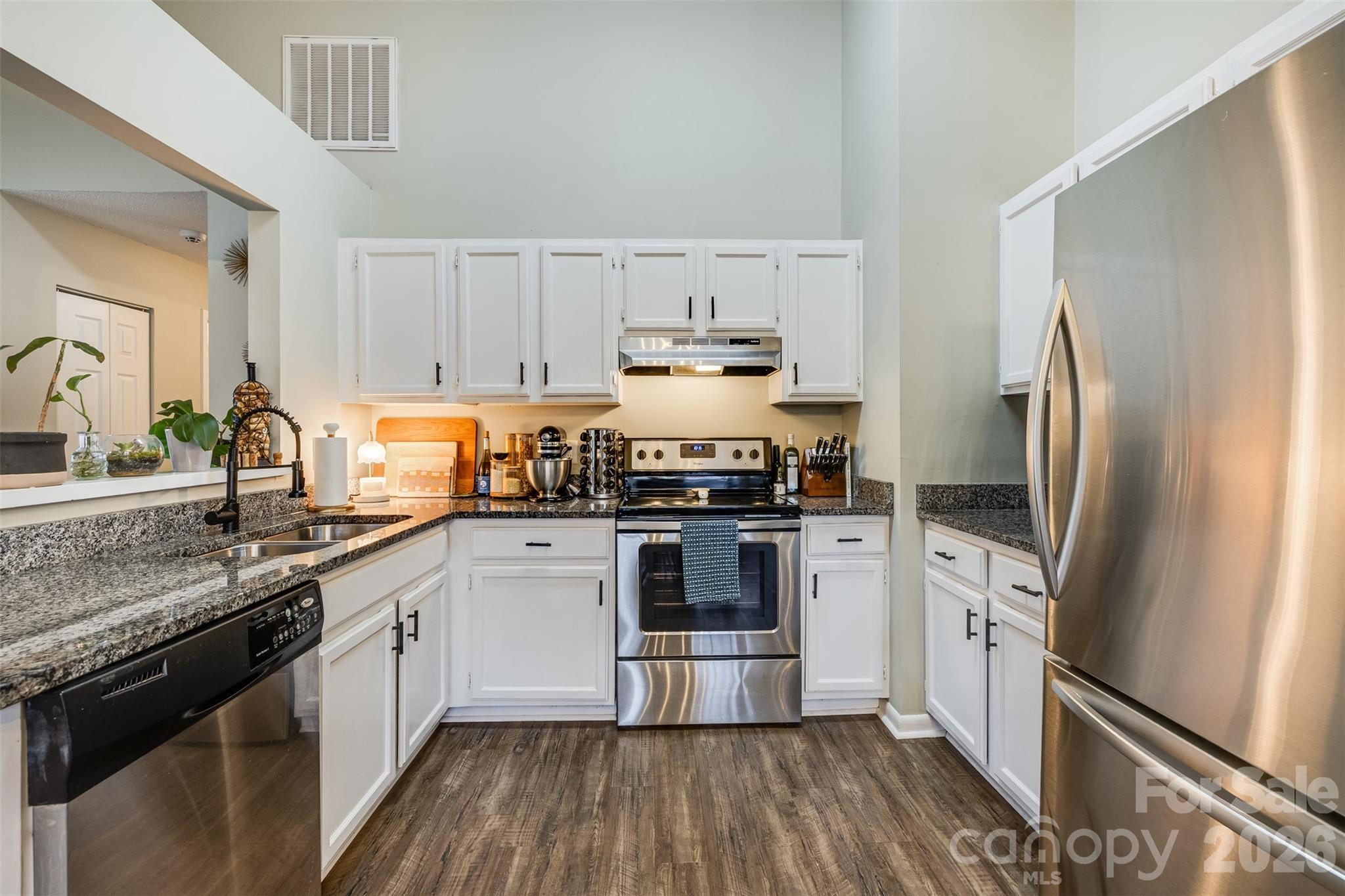 708 Pennwood Lane — Charlotte