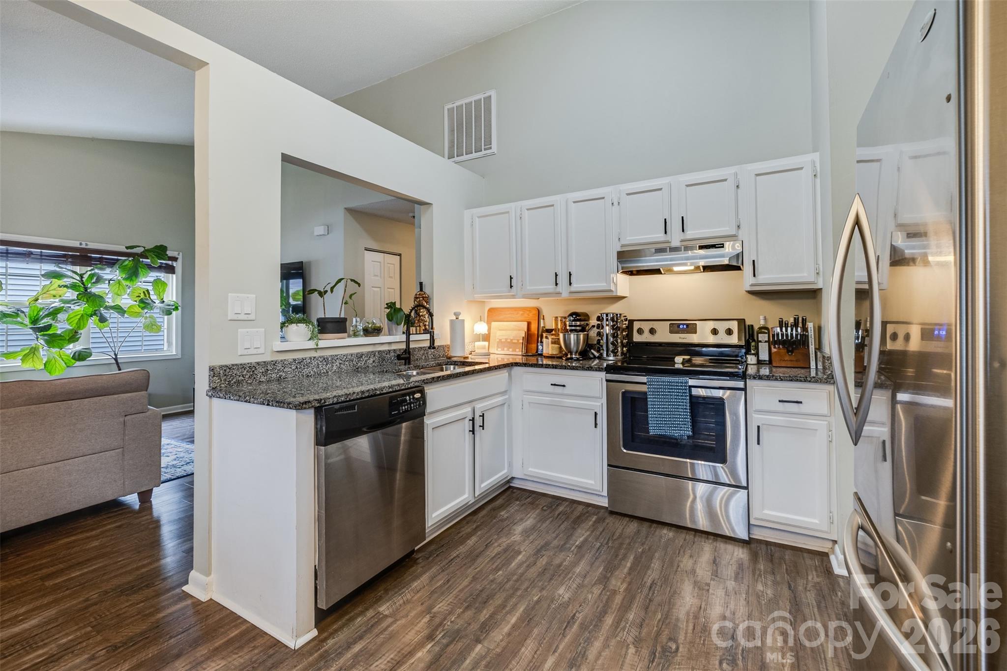 708 Pennwood Lane — Charlotte