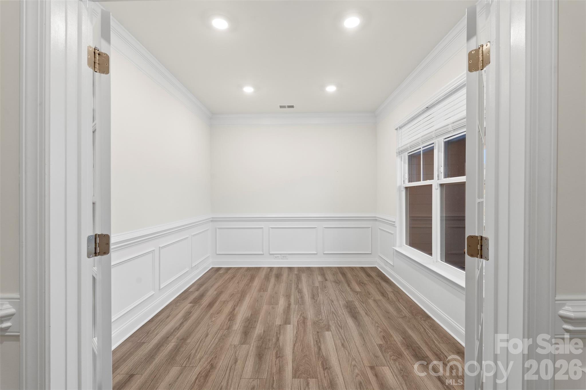 2109 Laurel Village Circle — Belmont