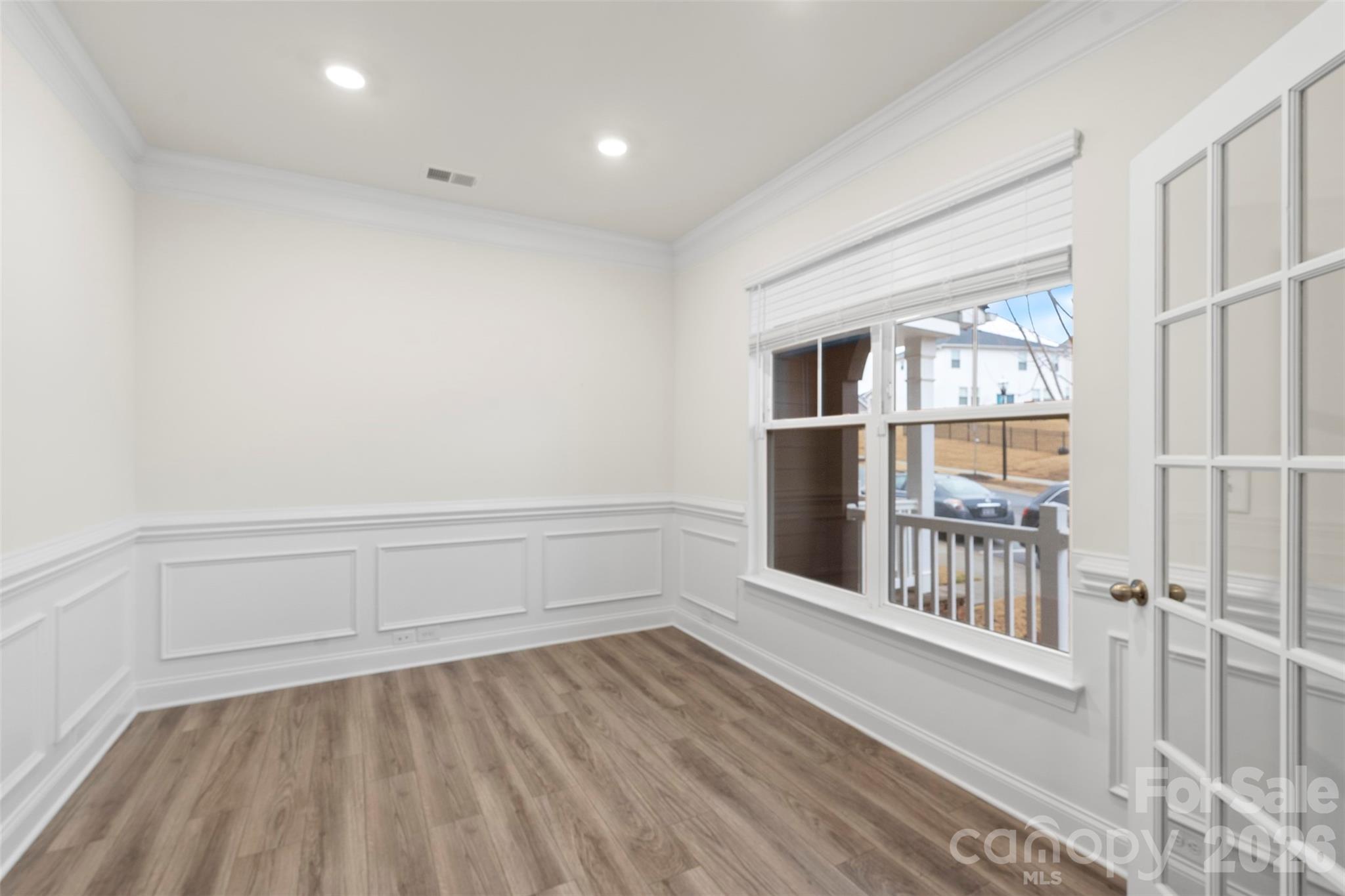 2109 Laurel Village Circle — Belmont