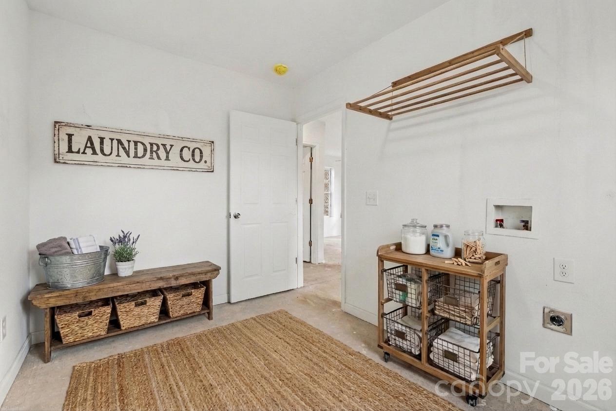 5647 Putuptoe Place — Norwood
