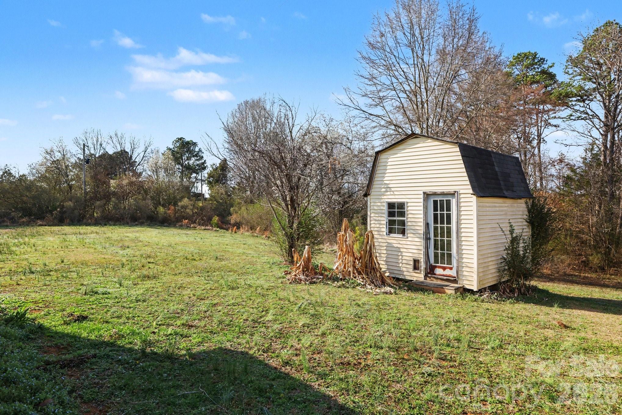 5647 Putuptoe Place — Norwood