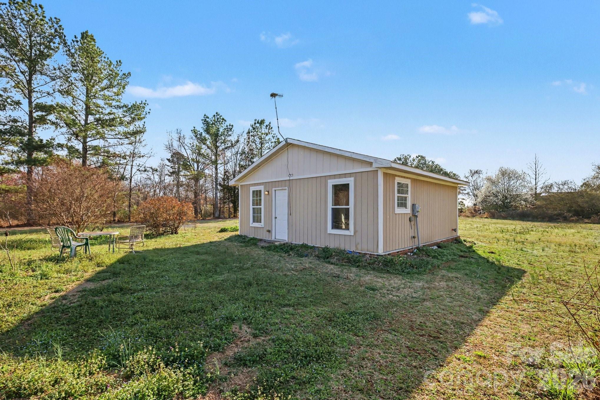 5647 Putuptoe Place — Norwood