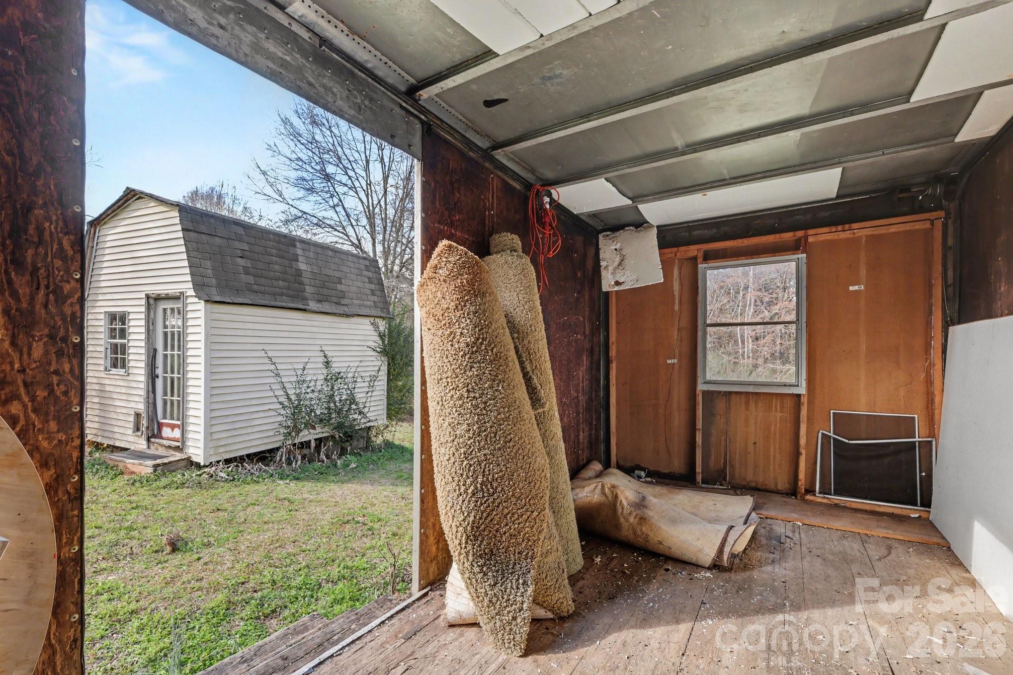 5647 Putuptoe Place — Norwood