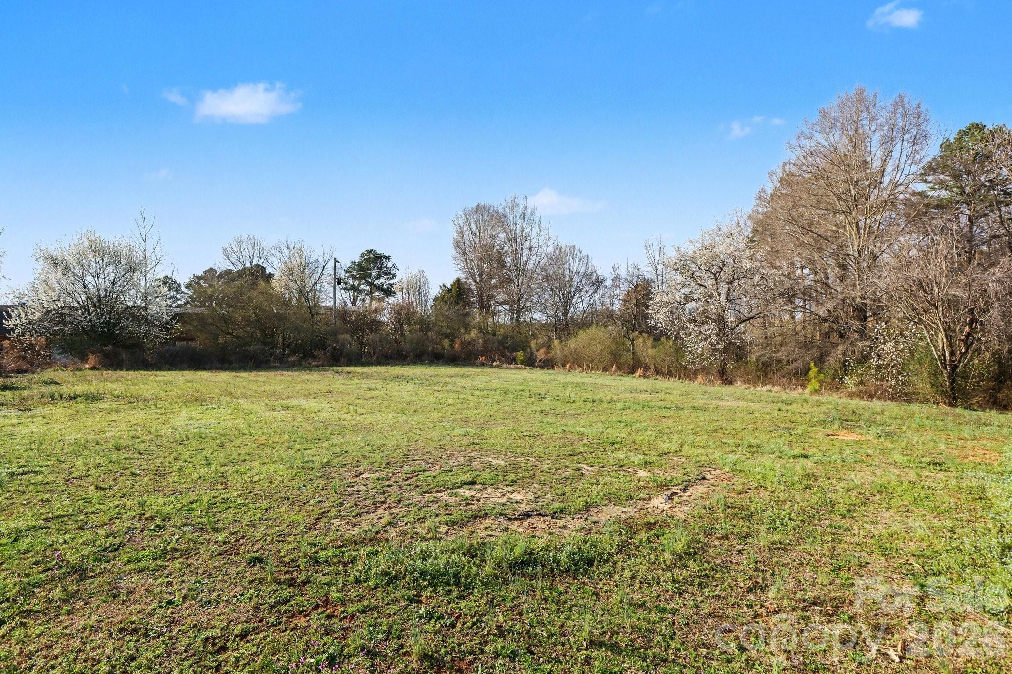 5647 Putuptoe Place — Norwood
