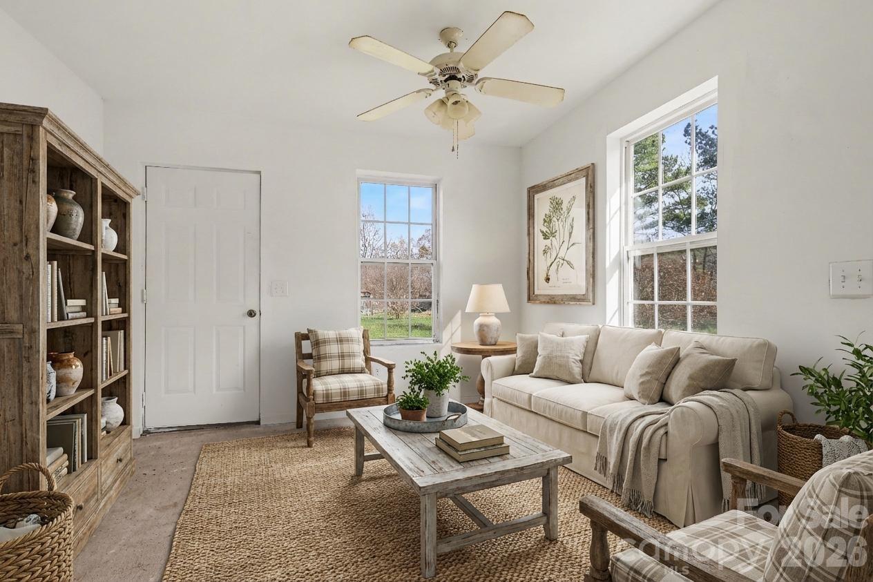 5647 Putuptoe Place — Norwood