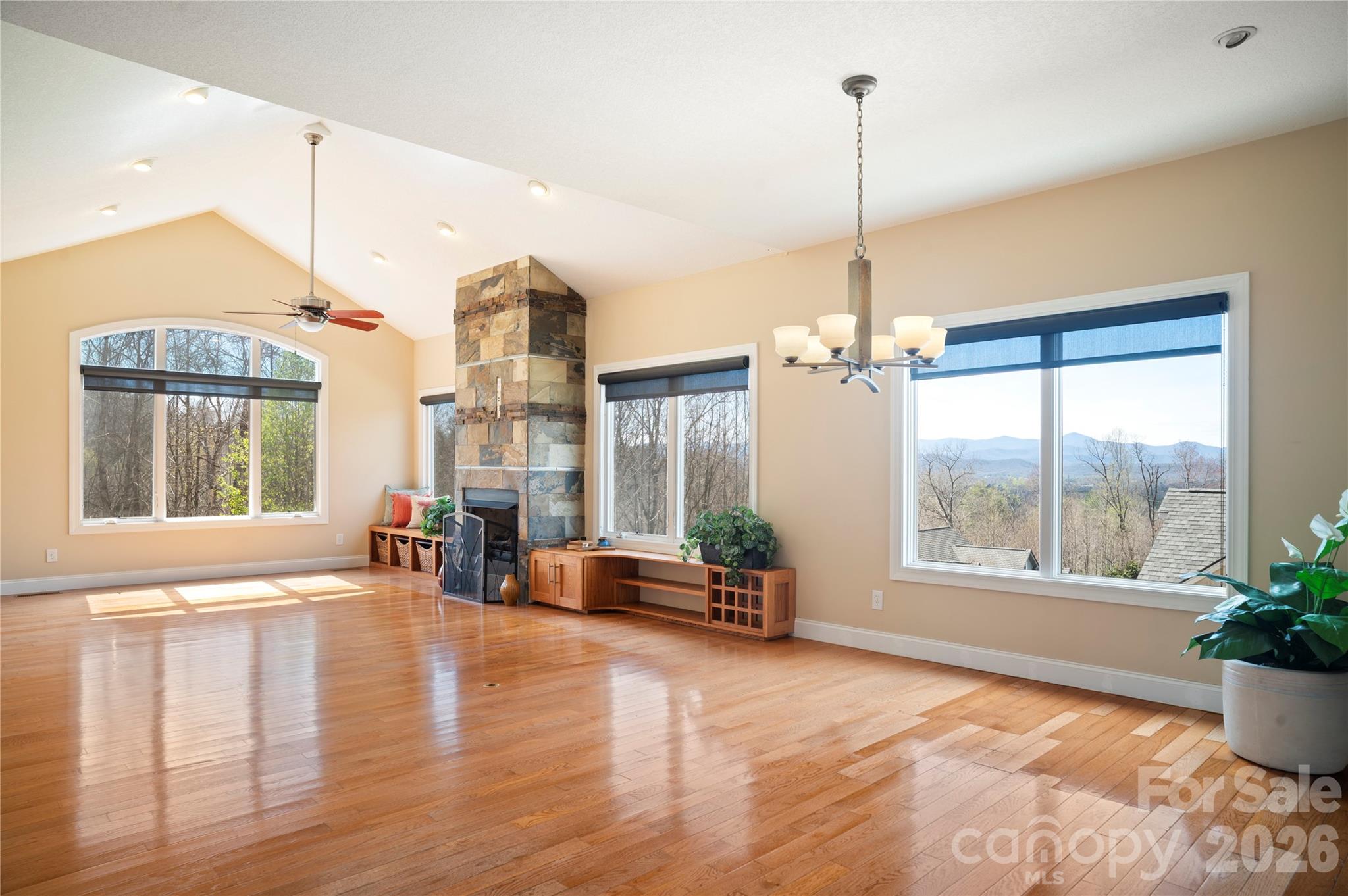 84 Deep Valley Lane — Hendersonville