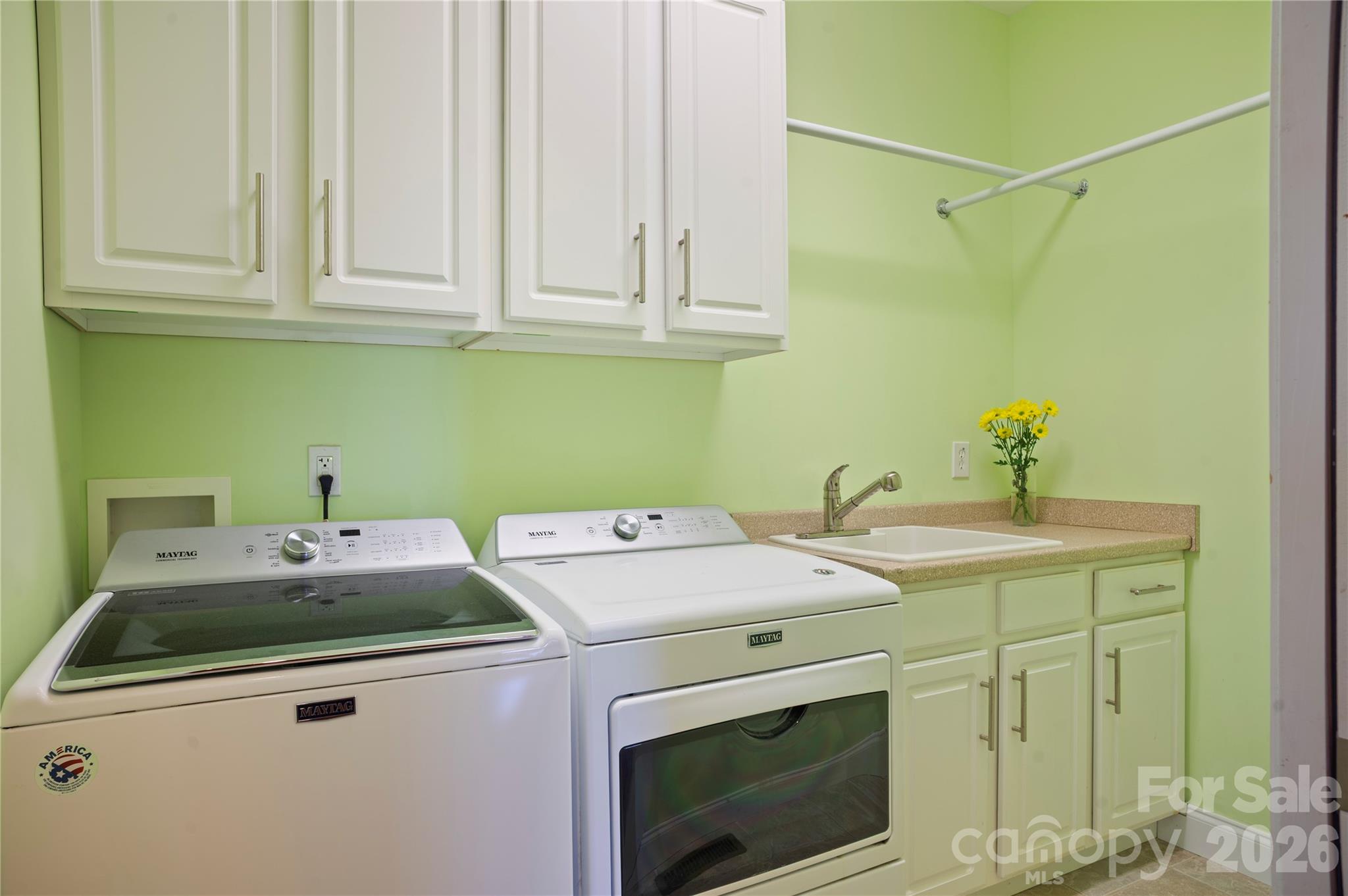 84 Deep Valley Lane — Hendersonville