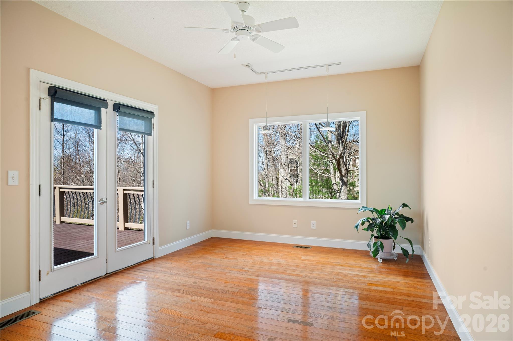 84 Deep Valley Lane — Hendersonville