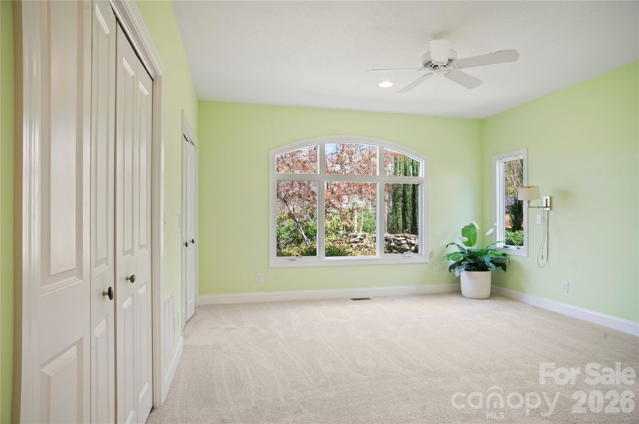 84 Deep Valley Lane — Hendersonville