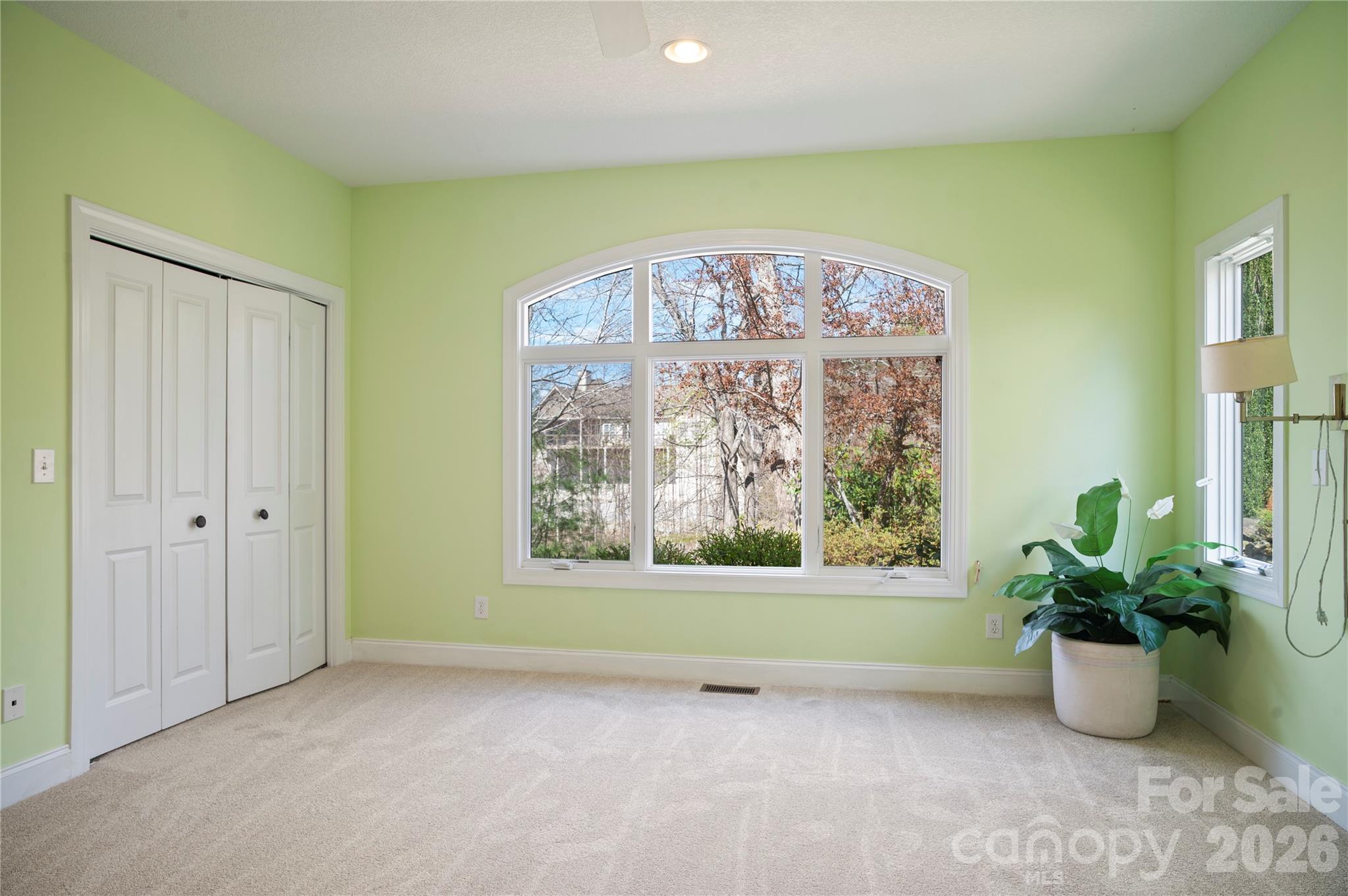 84 Deep Valley Lane — Hendersonville
