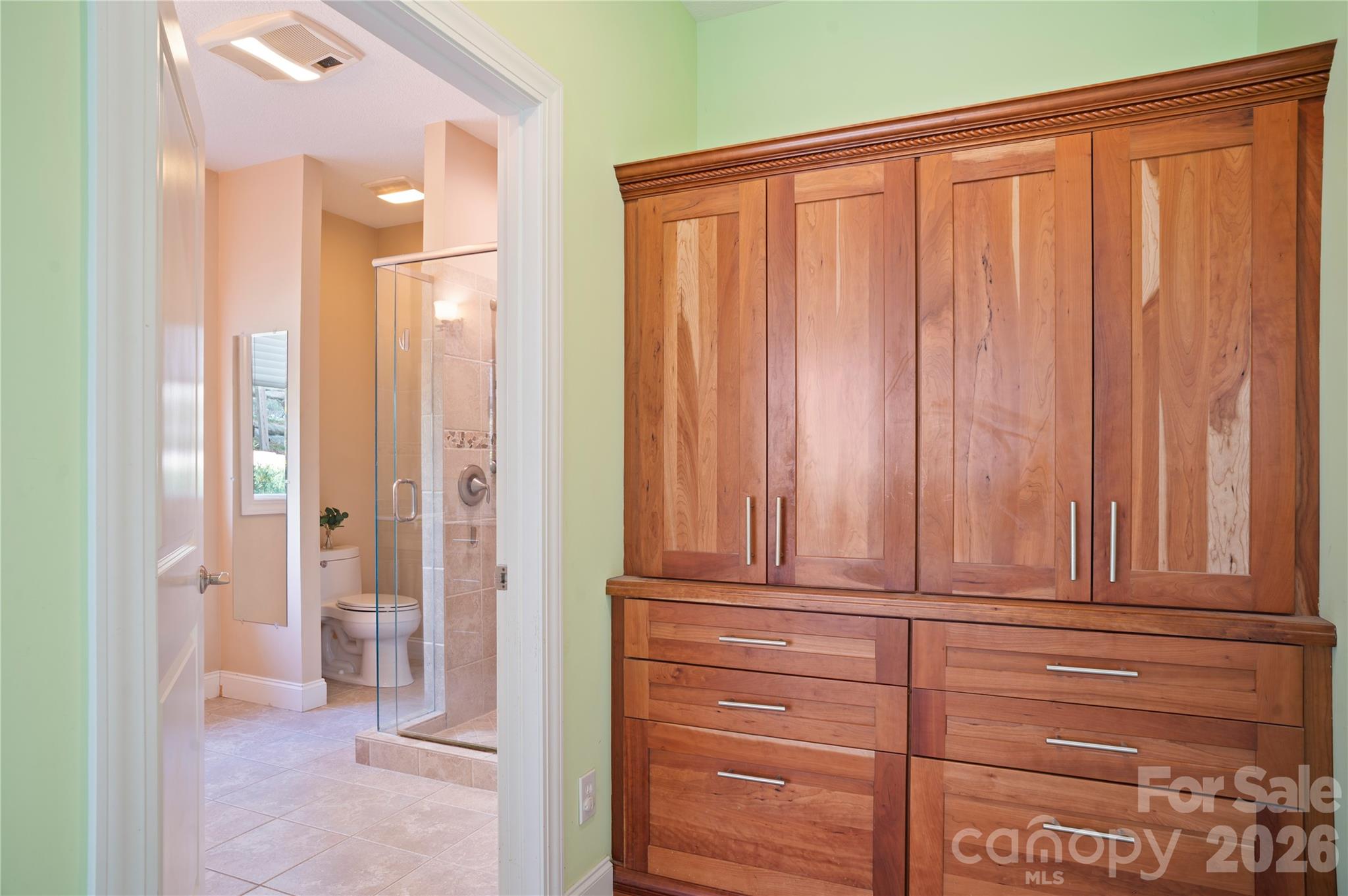 84 Deep Valley Lane — Hendersonville