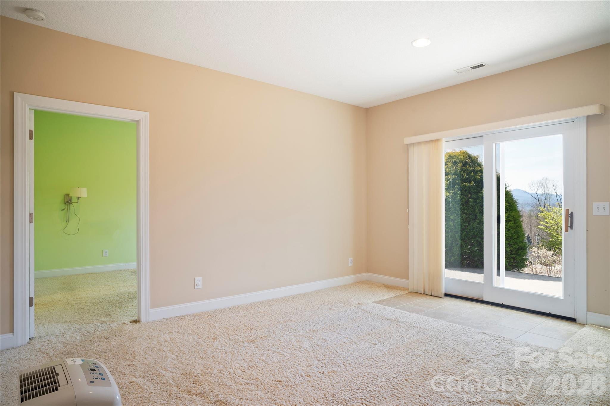 84 Deep Valley Lane — Hendersonville