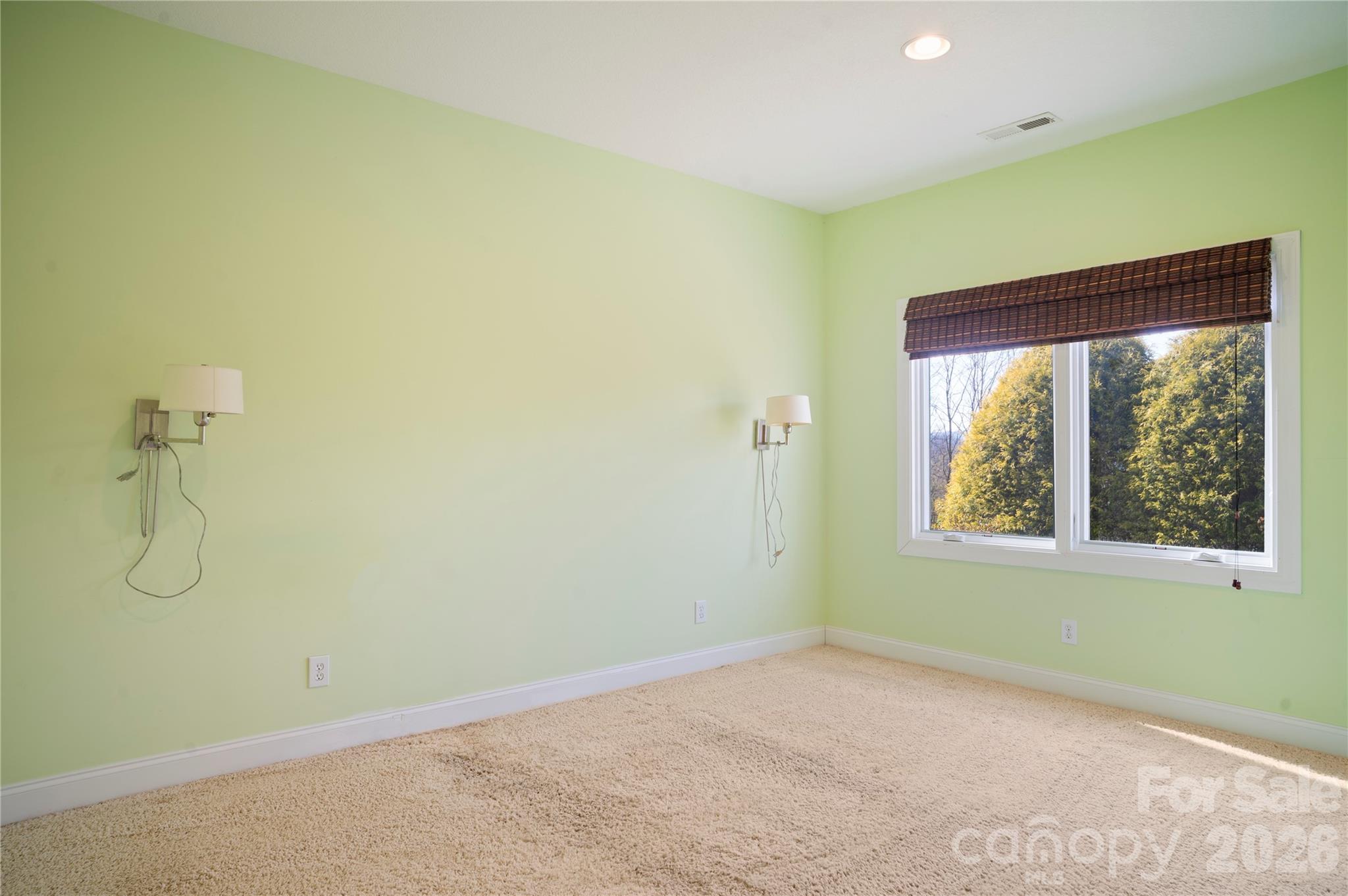 84 Deep Valley Lane — Hendersonville