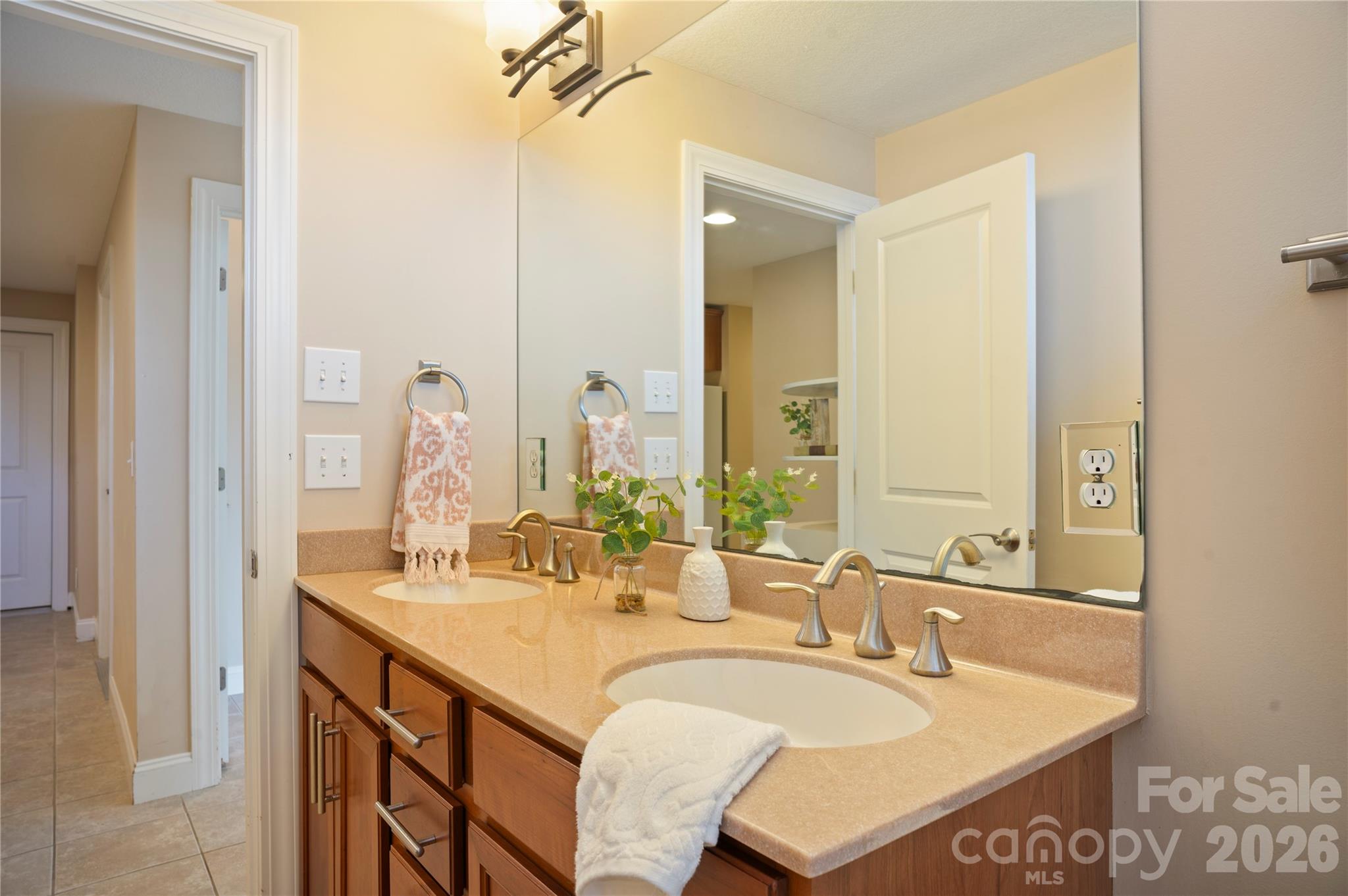 84 Deep Valley Lane — Hendersonville