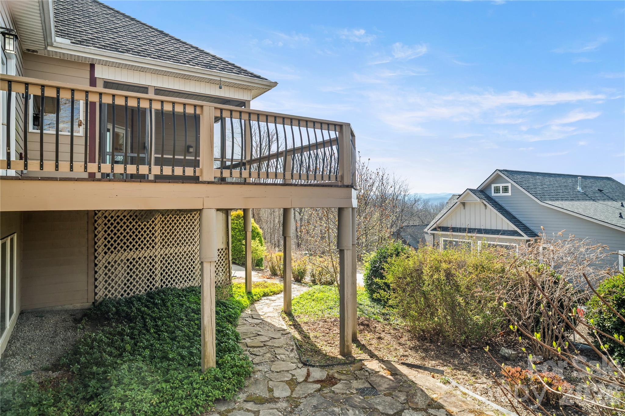 84 Deep Valley Lane — Hendersonville