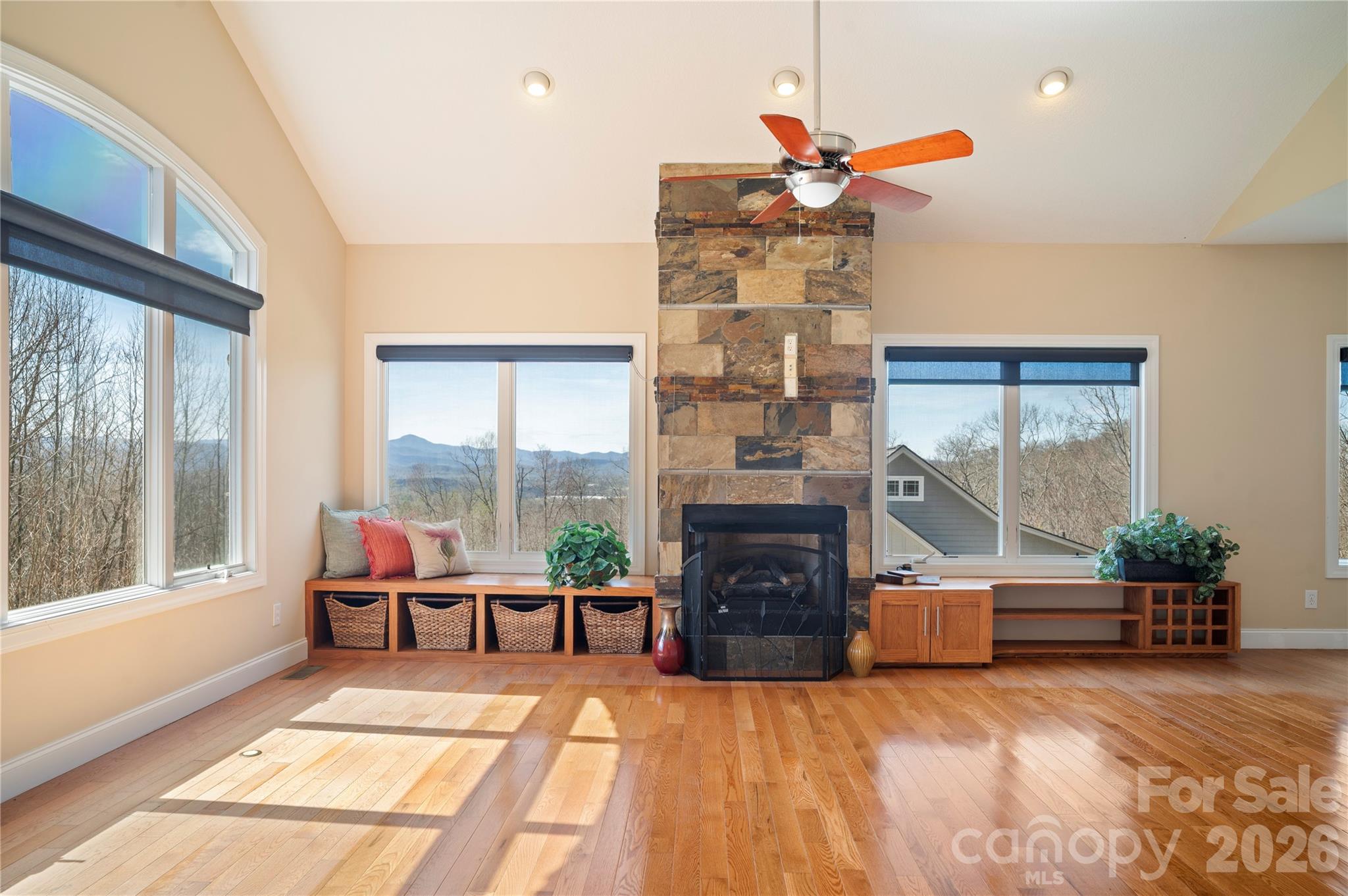 84 Deep Valley Lane — Hendersonville