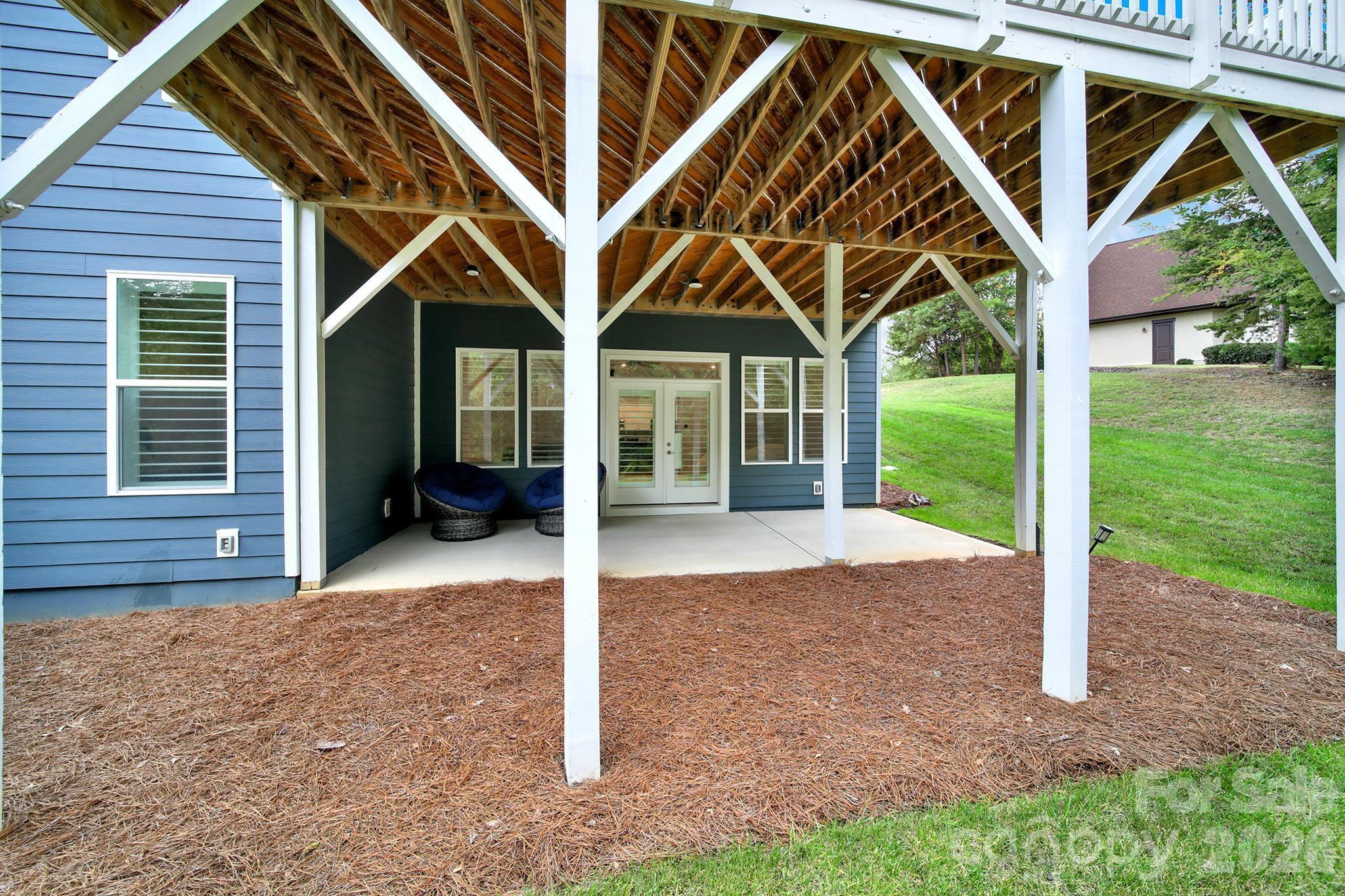 3509 Aqua Point Drive — York