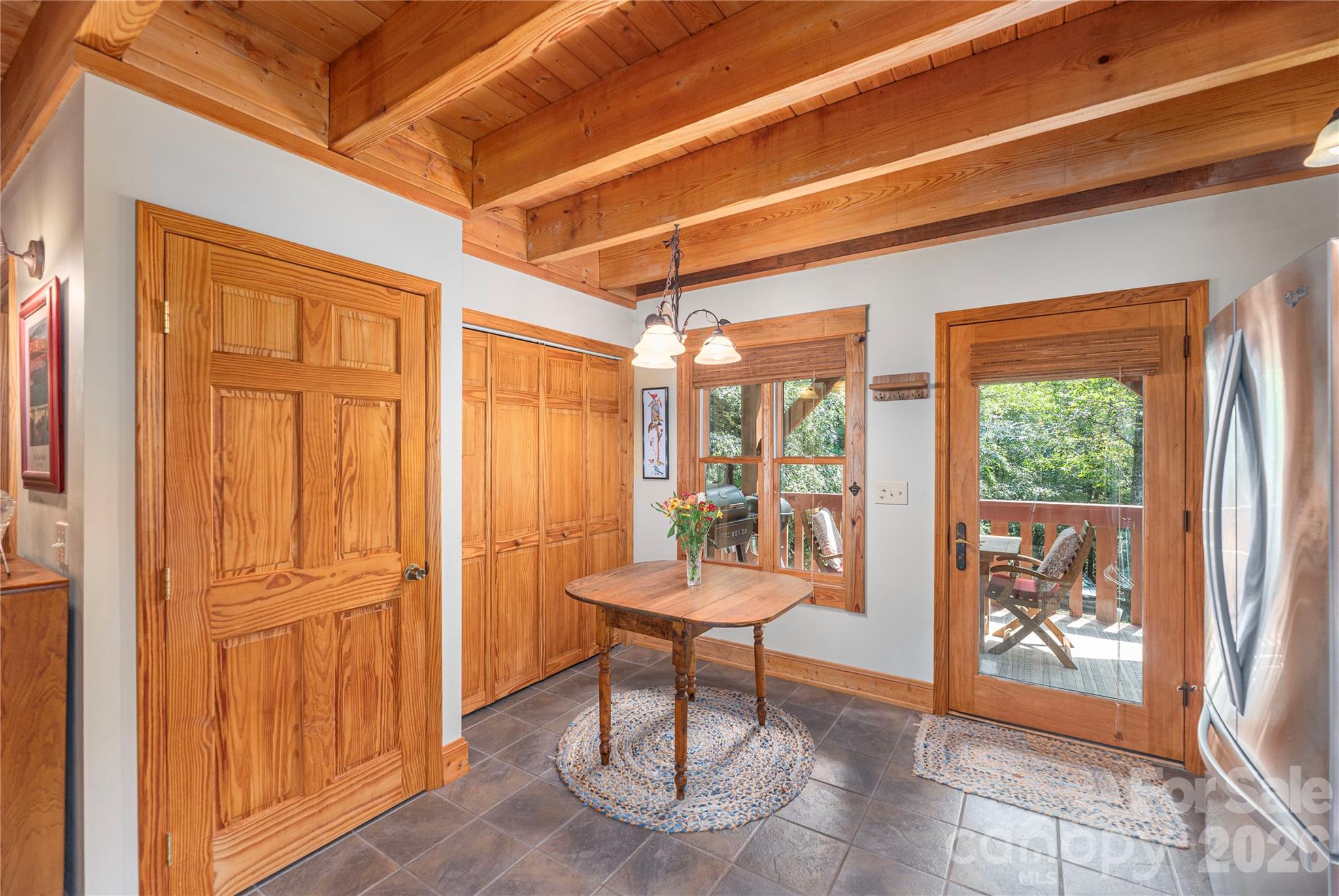 116 Ivy Road — Mills River