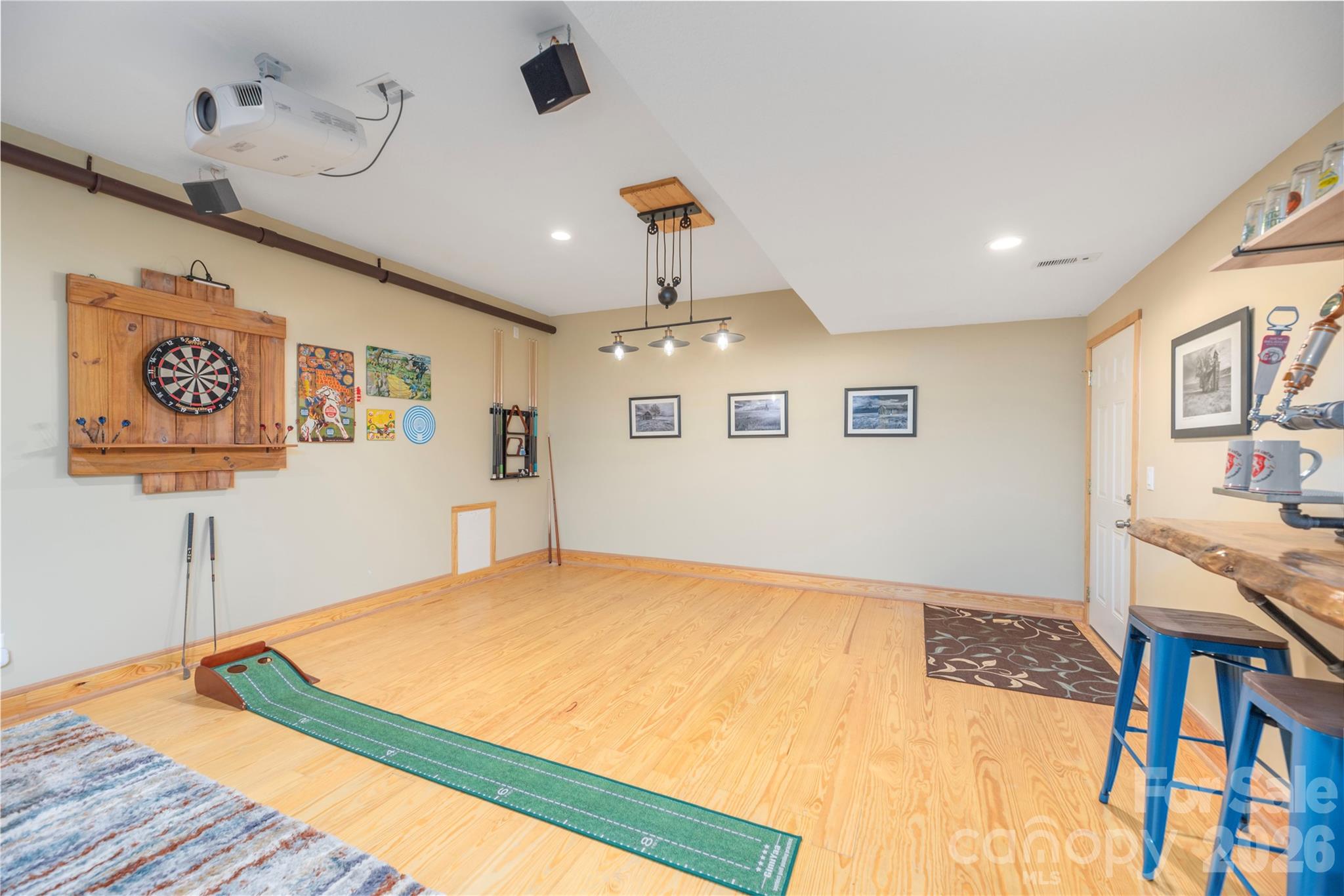 116 Ivy Road — Mills River